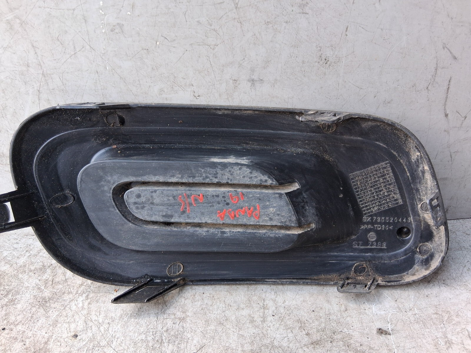 2019 FIAT PANDA MK3 NSF PASSENGER SIDE FRONT FOG LIGHT TRIM SURROUND 735520448