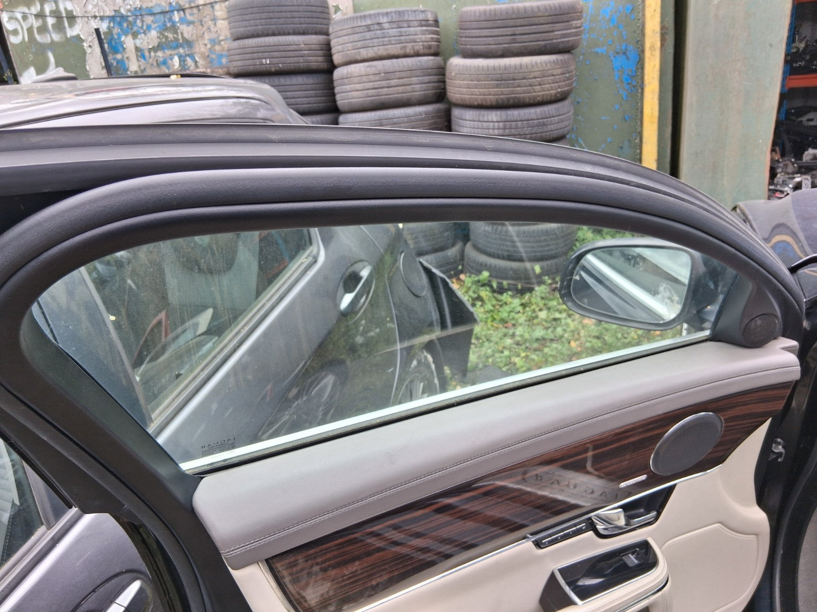 2012 JAGUAR XJ X351 NSF PASSENGER SIDE FRONT LEFT WINDOW GLASS