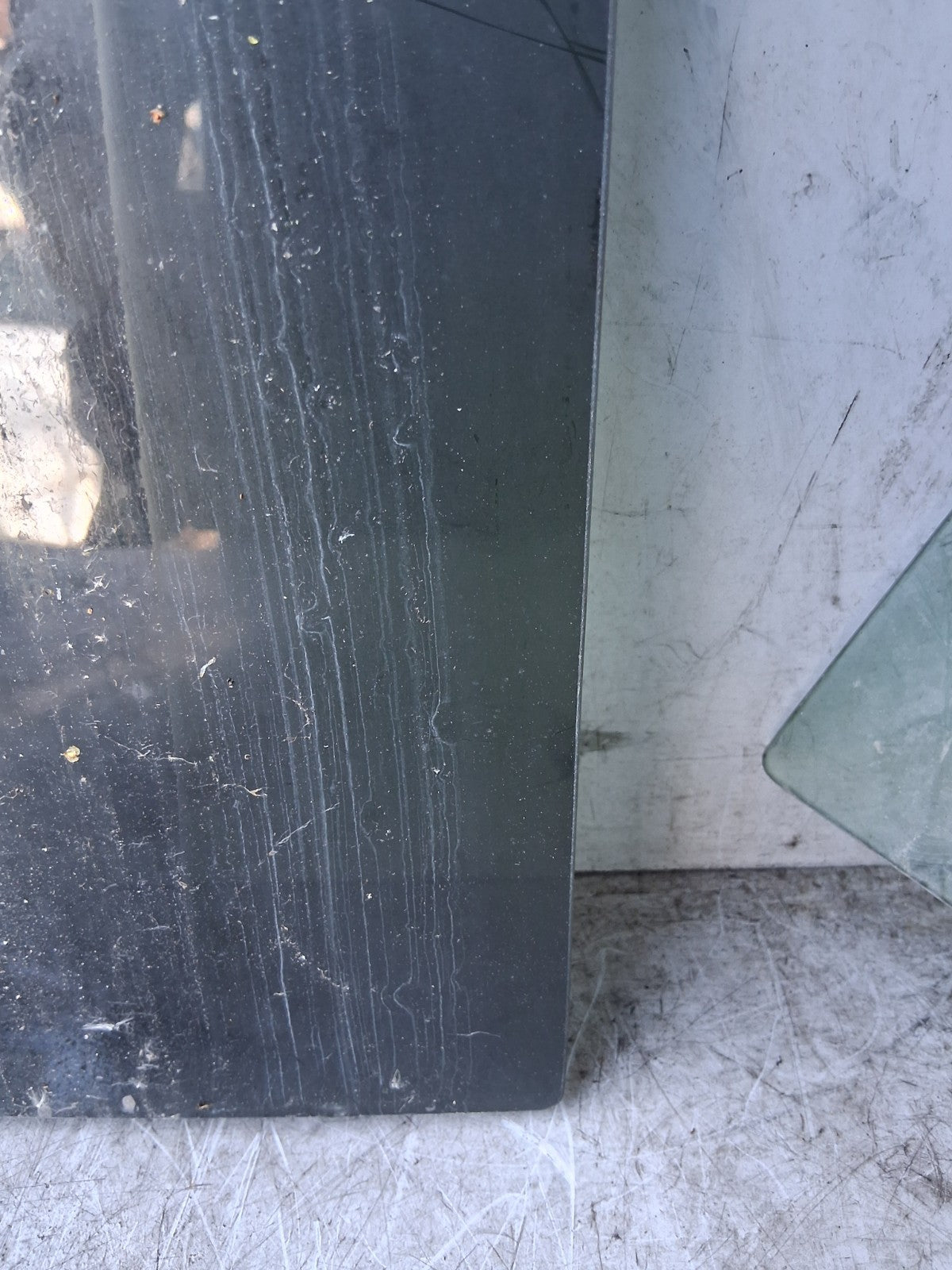 2023 VOLKSWAGEN T CROSS OSR DRIVER SIDE REAR WINDOW GLASS 43R000015