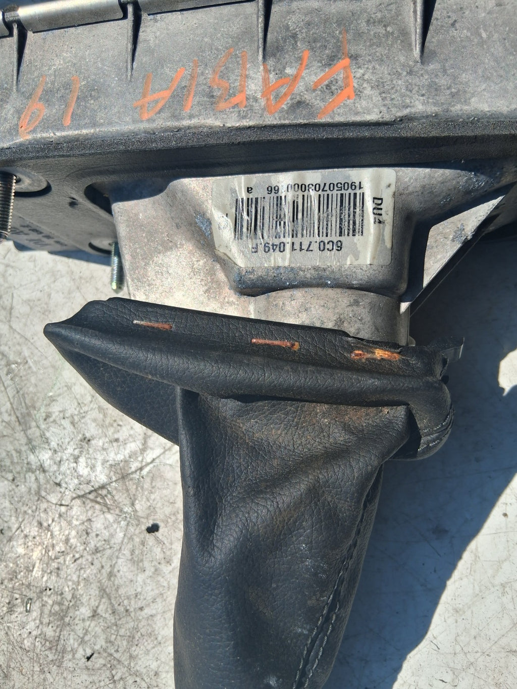 2019 SKODA FABIA GEAR STICK GEAR SHIFTER SELECTOR 6Q0711061E