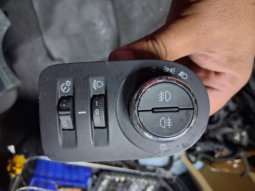 2018 VAUXHALL ZAFIRA C HEADLIGHT ADJUSTER CONTROL SWITCH 39049505
