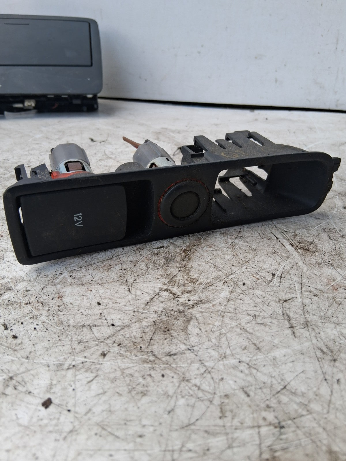 2016 AUDI Q3 12V POWER SOCKET PANEL TRIM 5408802