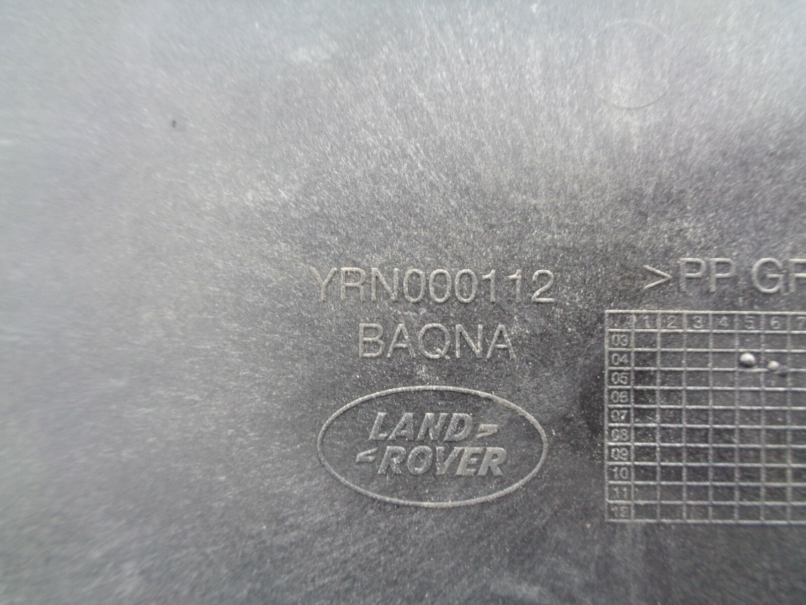 LAND ROVER DISCOVERY 3 2005 DIESEL TRANSFER CASE CONTROL MODULE MOUNTING BRACKET