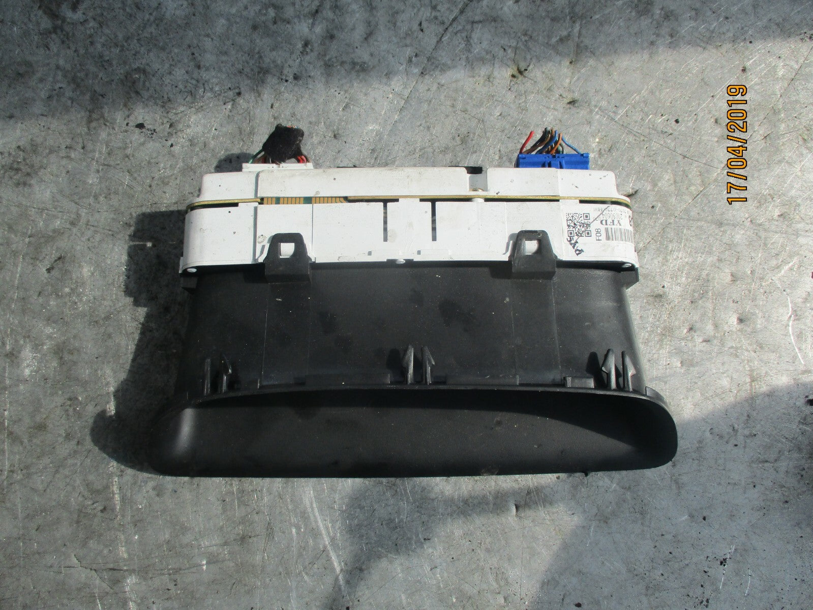 HYUNDAI MATRIX 2003 CENTRAL DIGITAL DISPLAY SCREEN