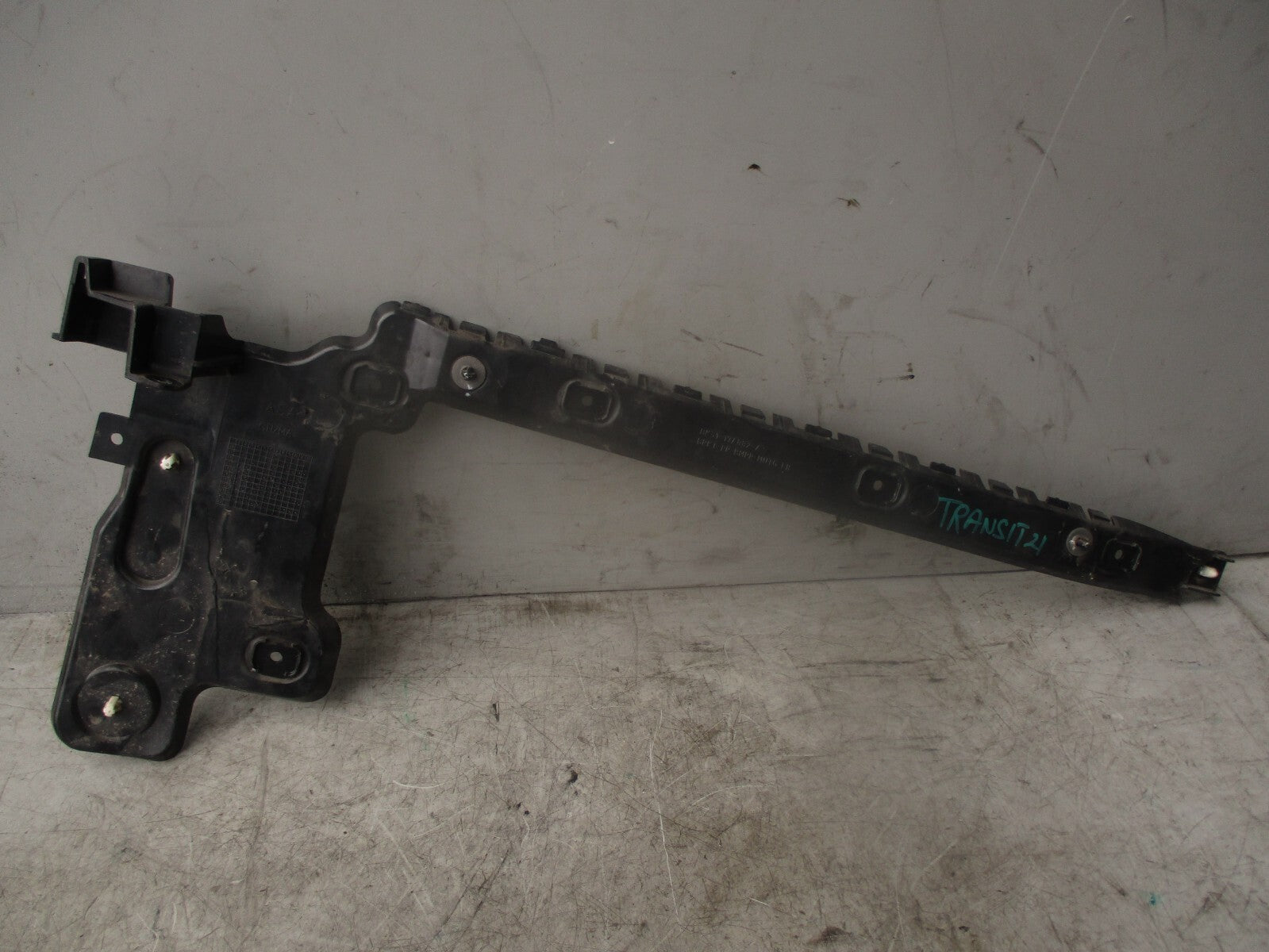 2021 FORD TRANSIT 350 MK8 NS PASSENGER REAR BUMPER MOULDING BRACKET BK3117A882AE