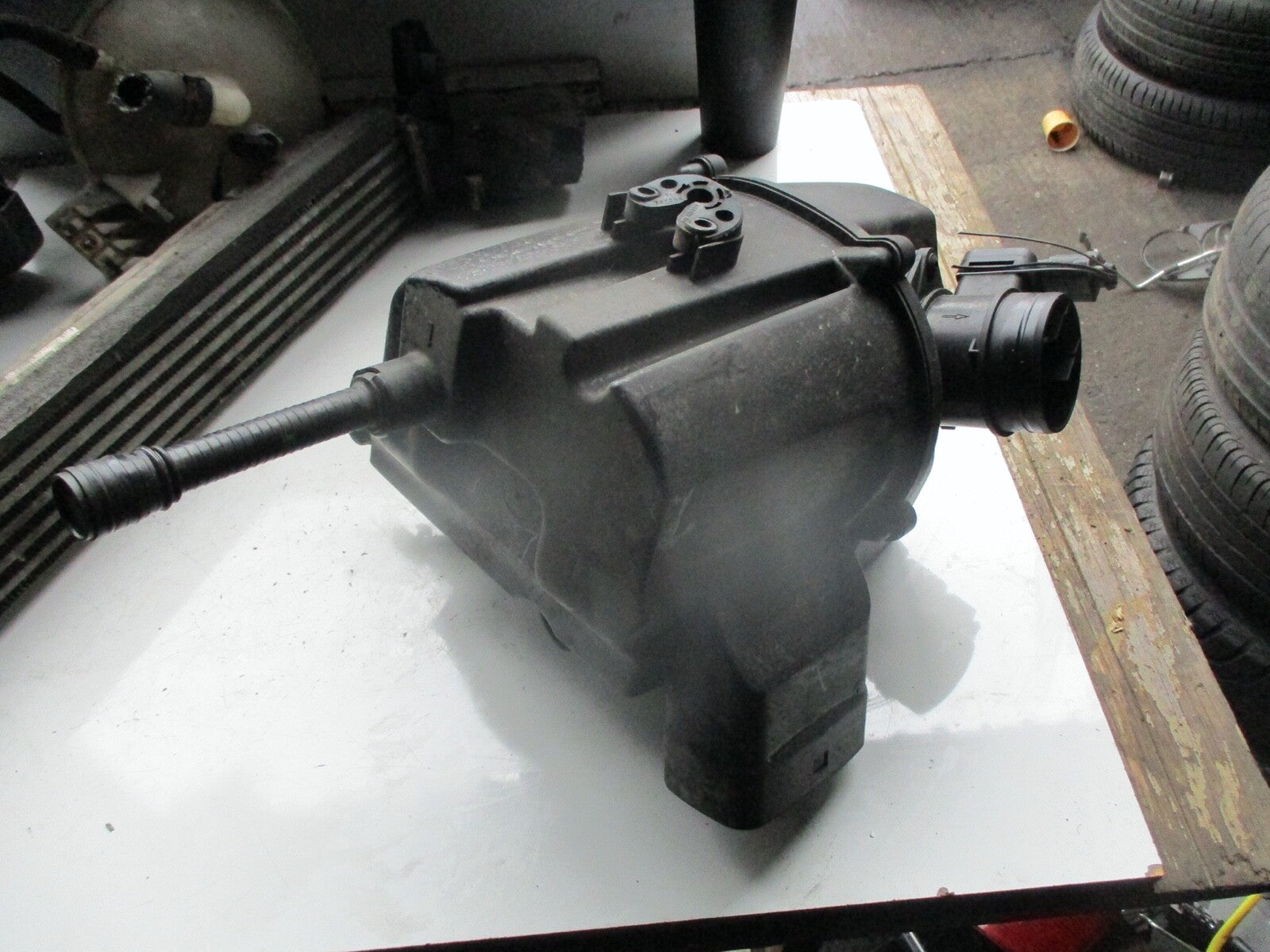 AUDI A3 8V (MK3) 1.6 TDI MASS AIR FLOW METER AND BOX 03L906461