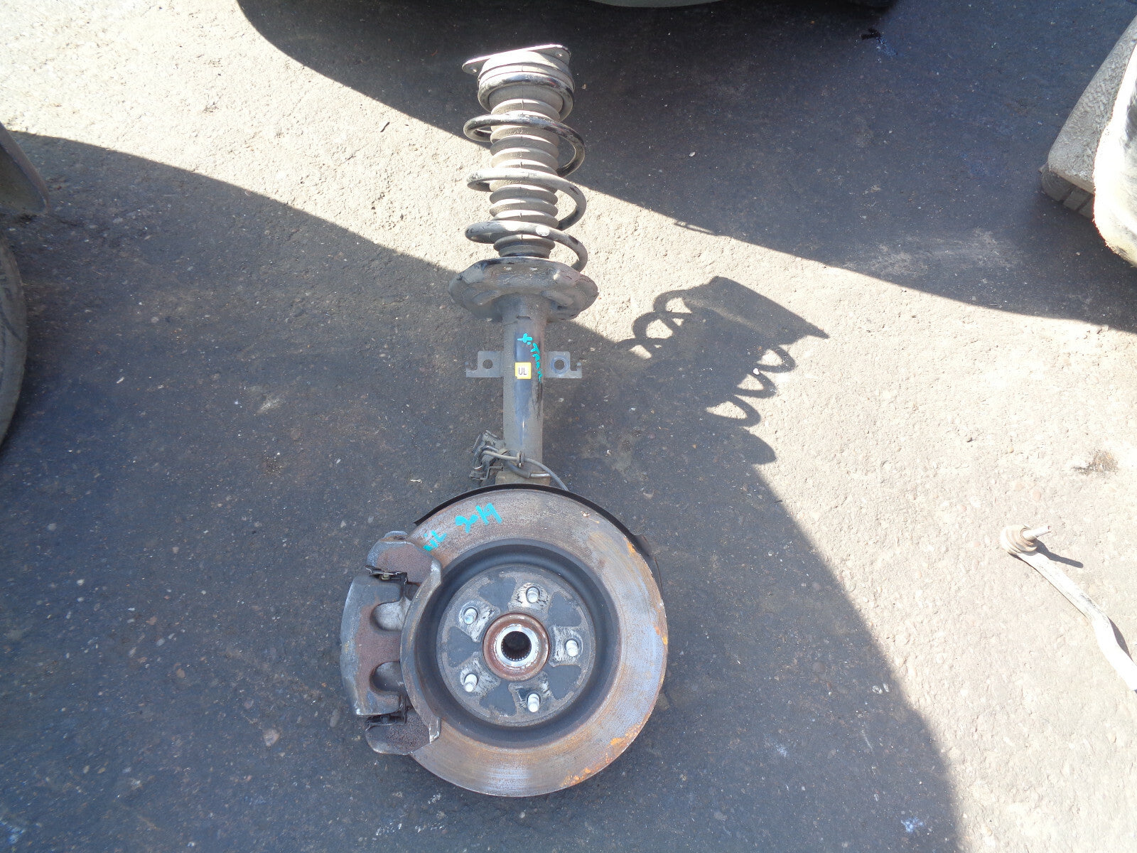 NISSAN X TRAIL T32 MK3 2019 1.7 DIESEL NS PASSENGER SIDE SUSPENSION LEG