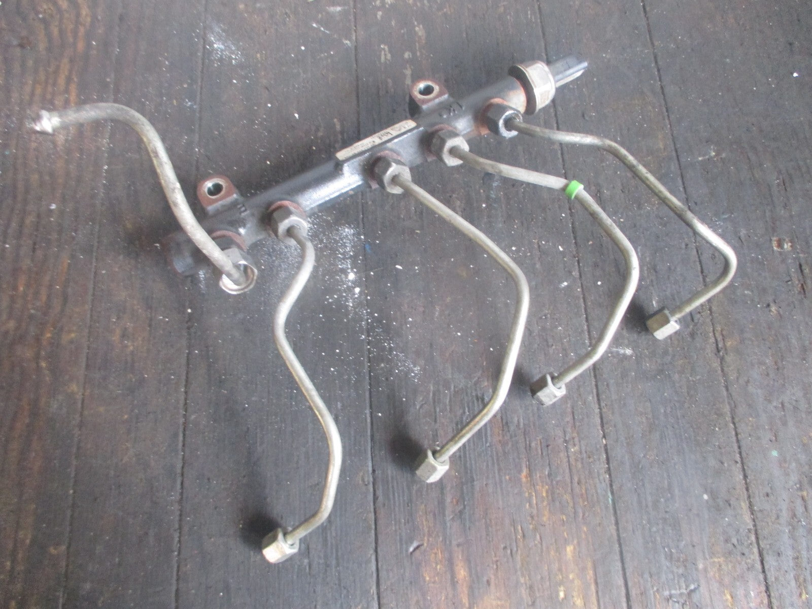 FORD FIESTA 2011 DIESEL FUEL INJECTOR RAIL 9685297580