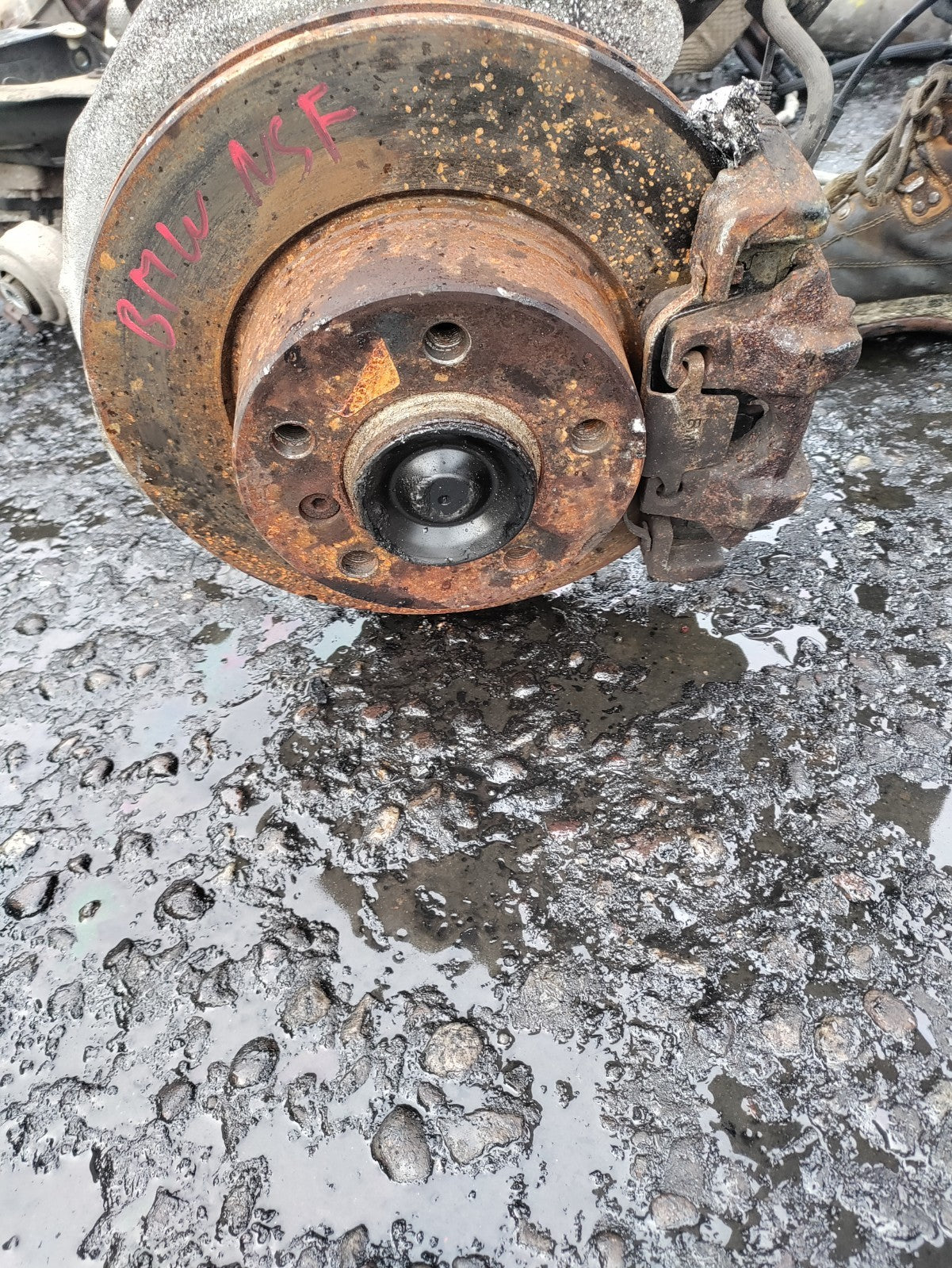 BMW 1 SERIES F20 2015 2.0 DIESEL NS PASSENGER SIDE WHEEL HUB SHOCK LEG ARM