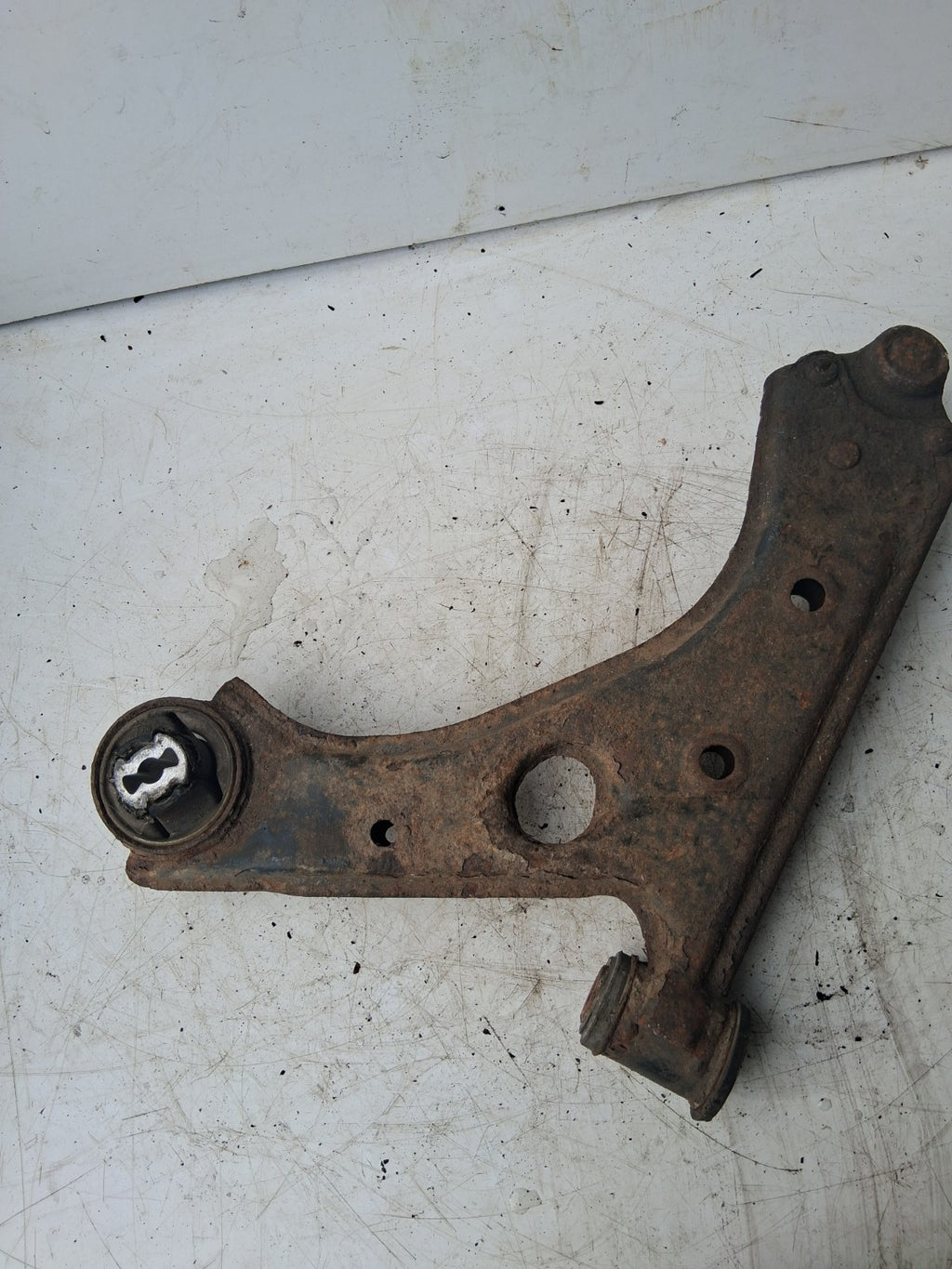 2017 PEUGEOT PARTNER MK2 1.6 DIESEL OS DRIVER SIDE WISHBONE