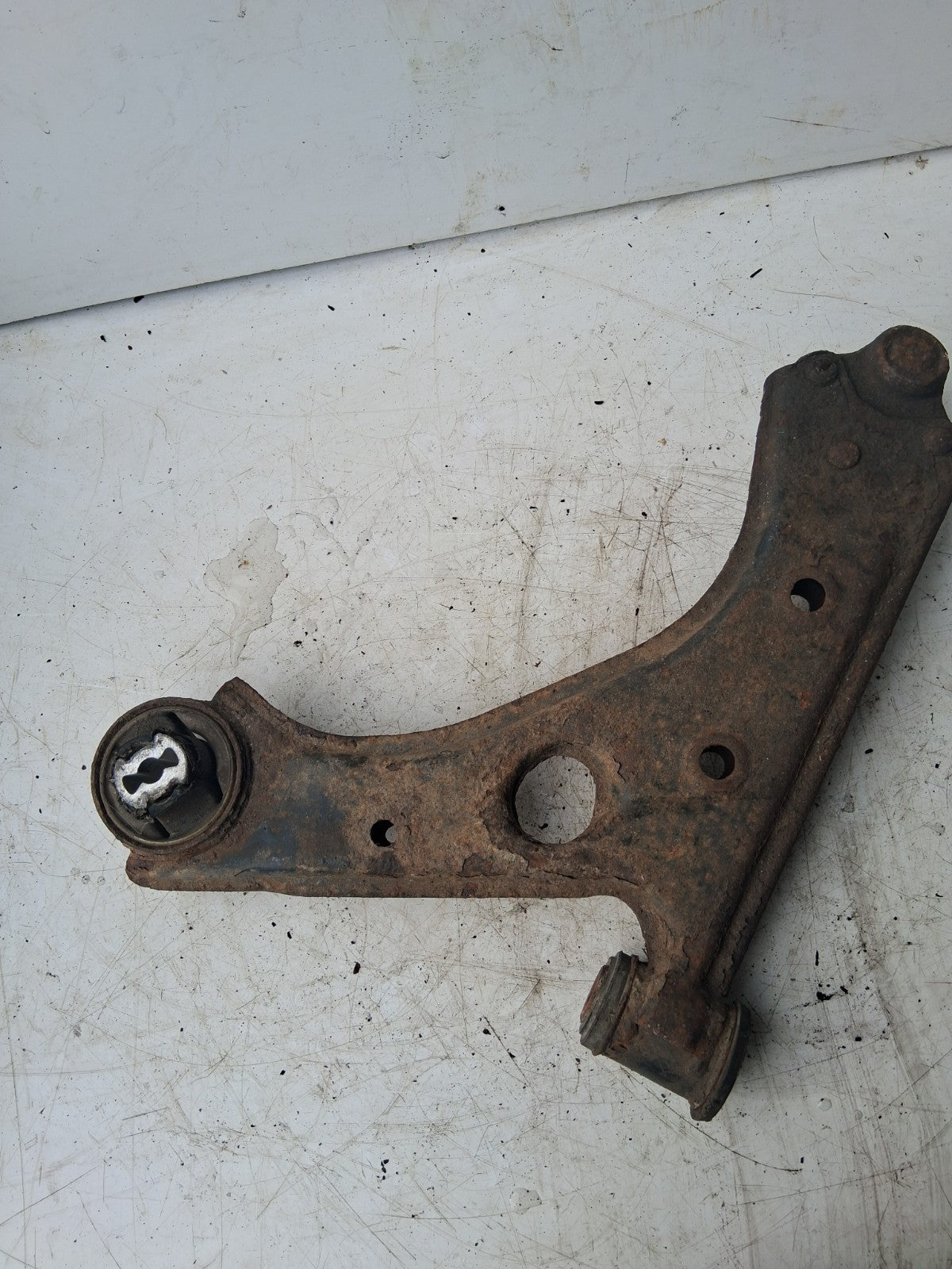 2017 PEUGEOT PARTNER MK2 1.6 DIESEL OS DRIVER SIDE WISHBONE