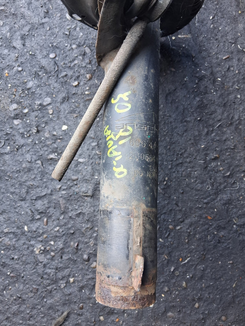 SKODA OCTAVIA 2018 1.5 PETROL OSF DRIVER SIDE FRONT RIGHT SHOCK LEG 635443221