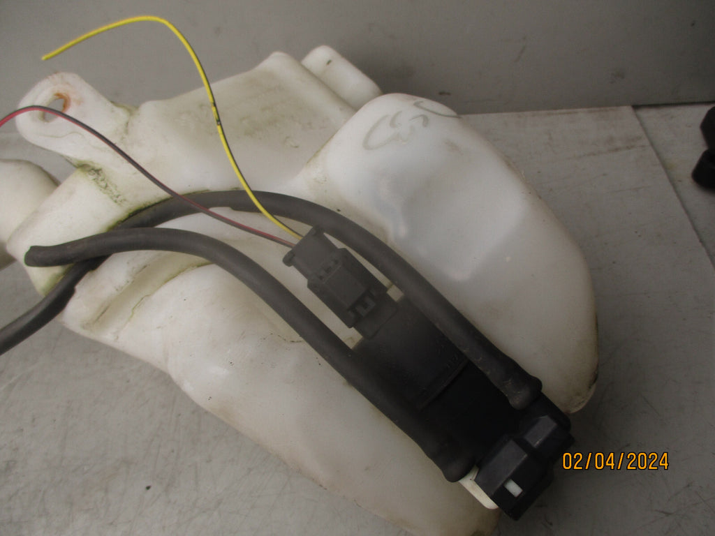 2016 CITROEN DS3 WINDSCREEN WASHER BOTTLE PUMP RESERVOIR 968398868000