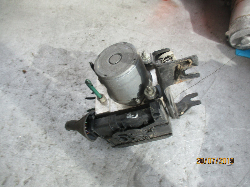 RENAULT CLIO MK3 ABS PUMP & CONTROL MODULE 8200415220