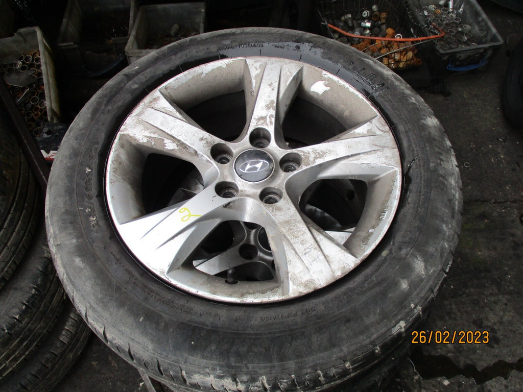 HYUNDAI I40 2012 16 INCH ALLOY WHEEL WITH TYRE 205/60R16 REF 2