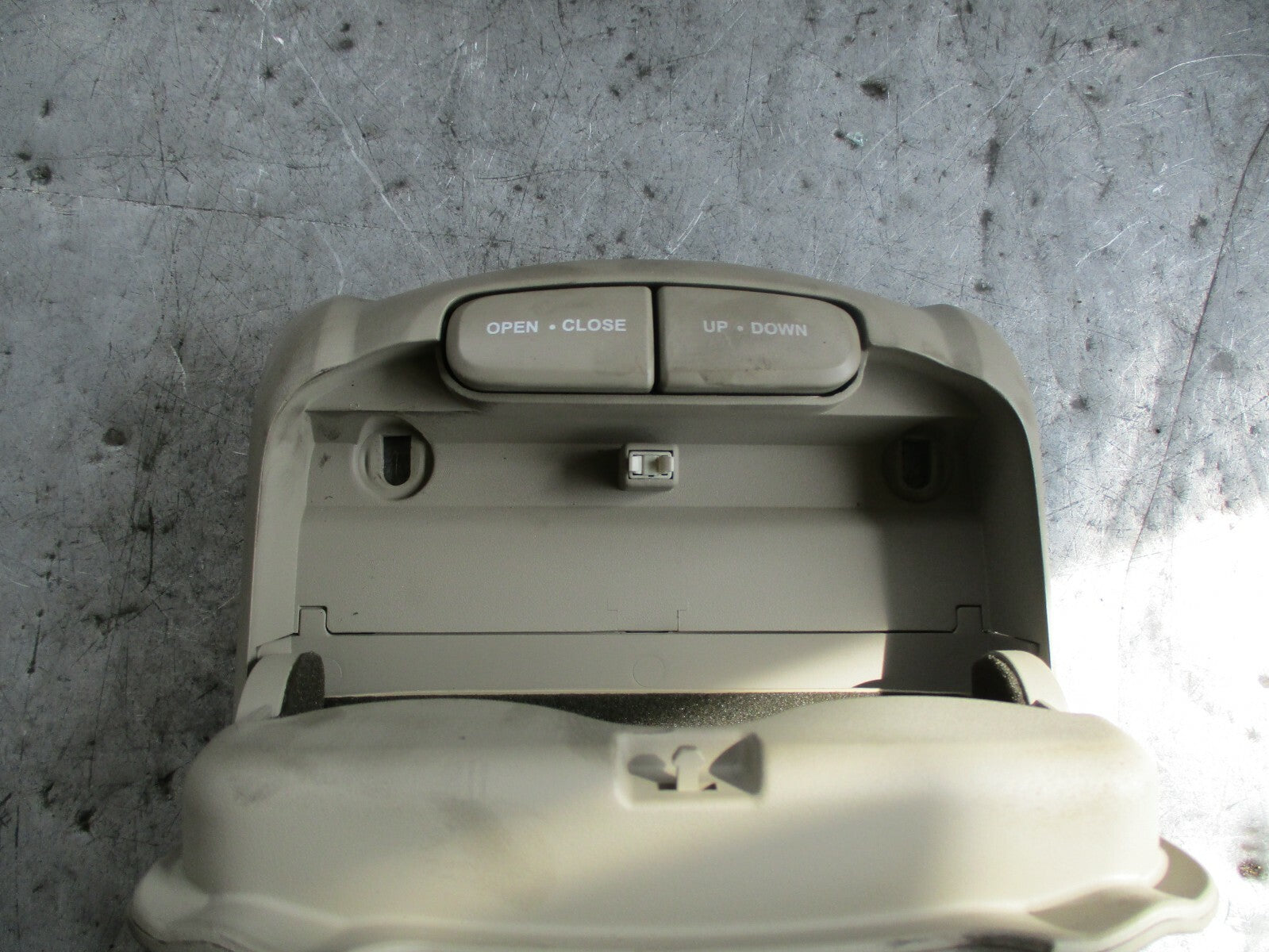 HYUNDAI SANTA FE MK1 INTERIOR ROOF LIGHT & SUNGLASSES HOLDER 9280026000