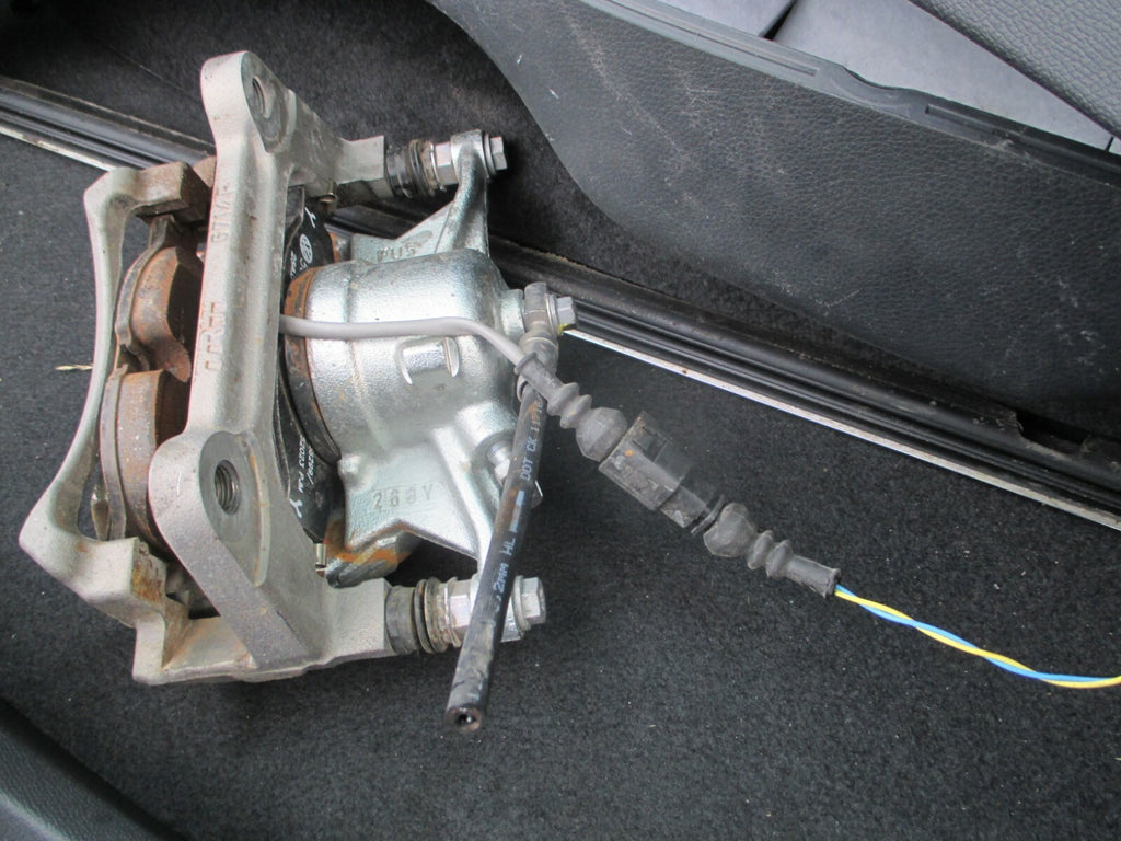 SEAT LEON MK4 2021 EHYBRID 1.4 PETROL OSF DRIVER SIDE FRONT BRAKE CALIPER SENSOR