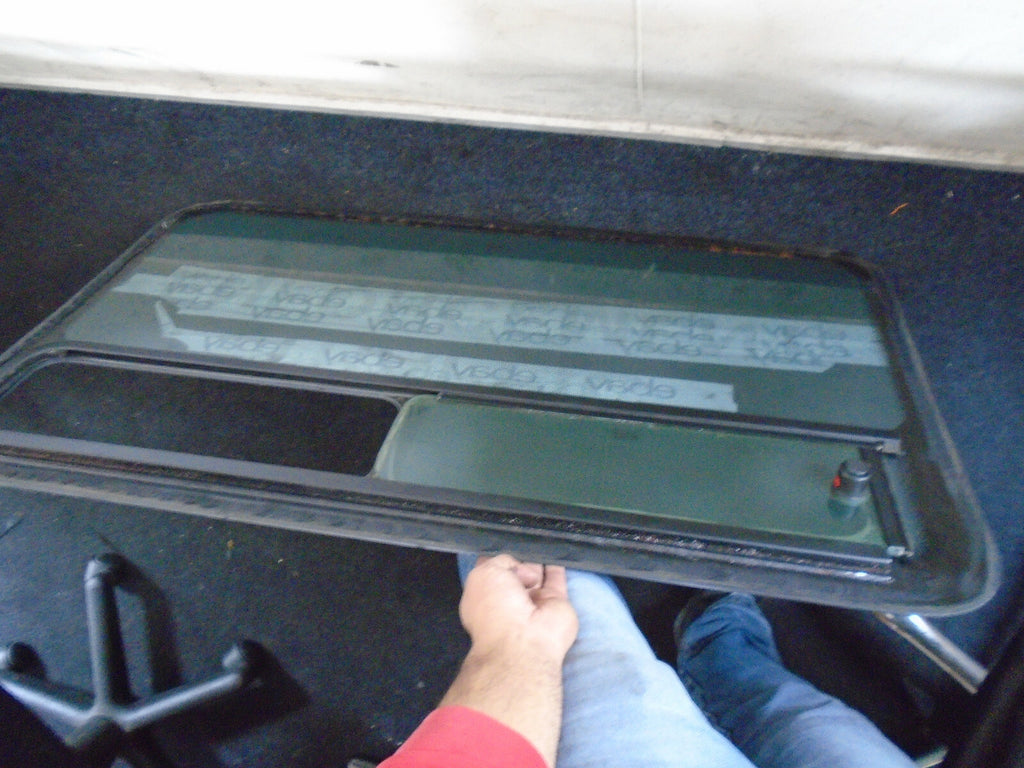 VAUXHALL MOVANO MK1 2008 OS DRIVERSIDE SLIDING GLASS MINIBUS