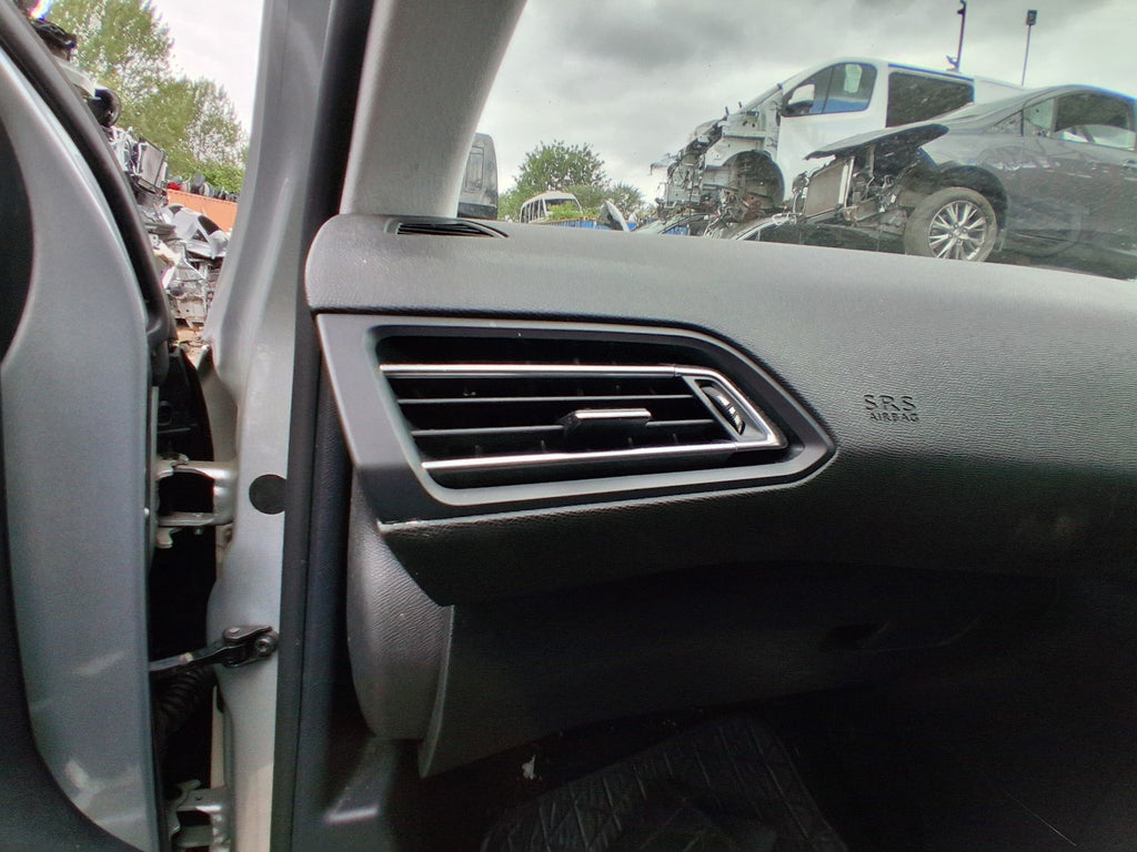 2014 PEUGEOT 308 MK2 NSF PASSENGER SIDE FRONT AIR VENT