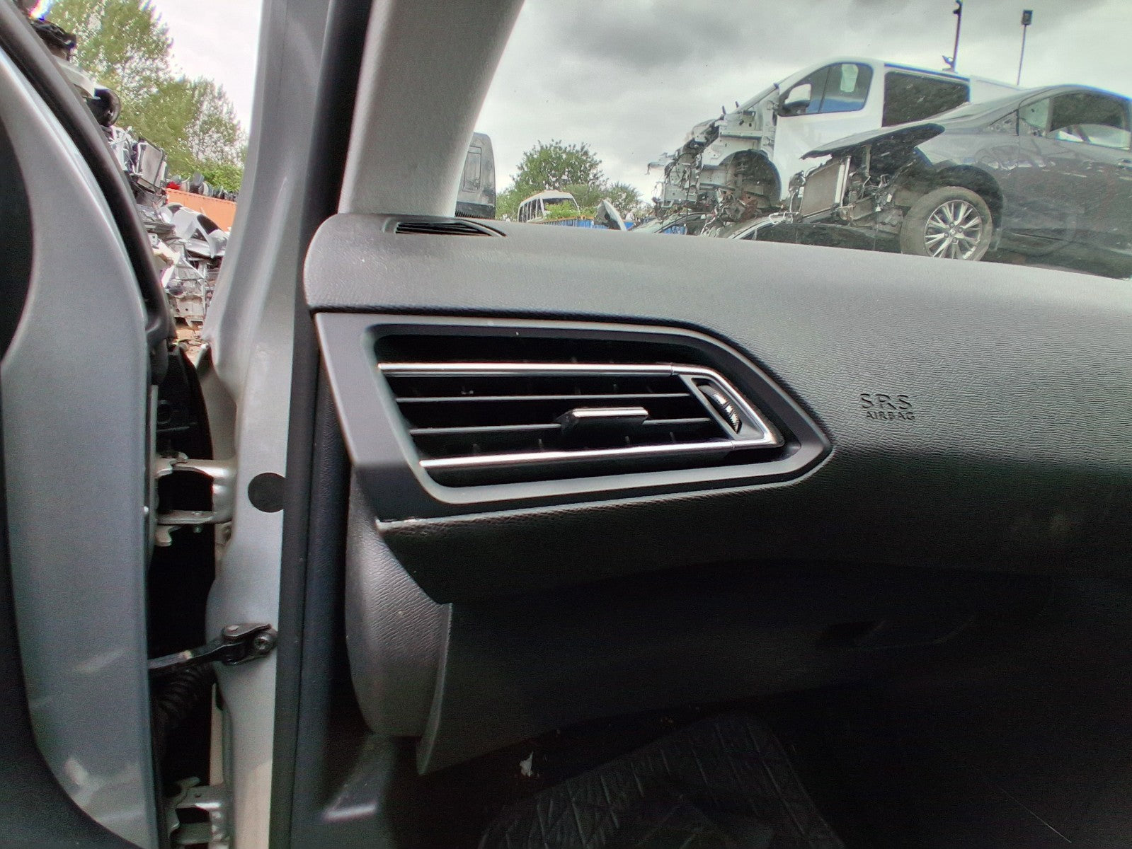 2014 PEUGEOT 308 MK2 NSF PASSENGER SIDE FRONT AIR VENT