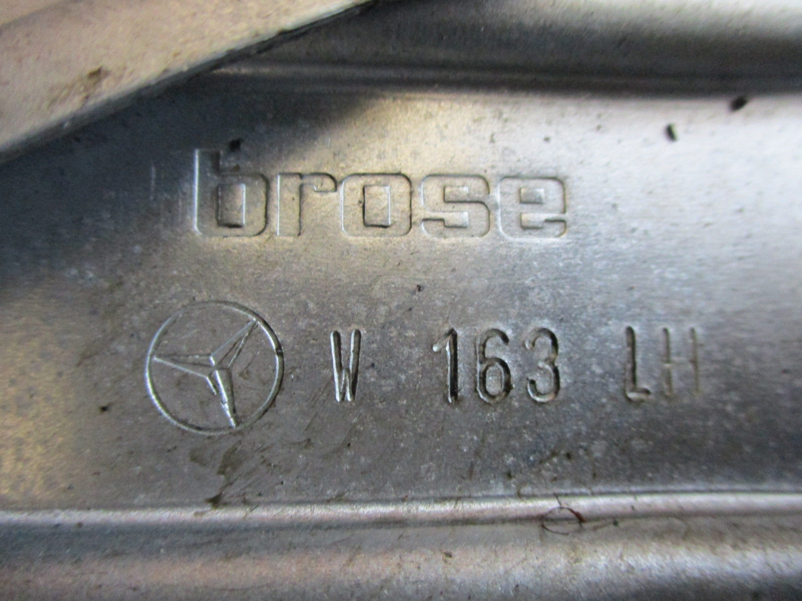 02-05 MERCEDES-BENZ ML W163 NS FRONT LEFT WINDOW MOTOR & MECHANISM 990407100