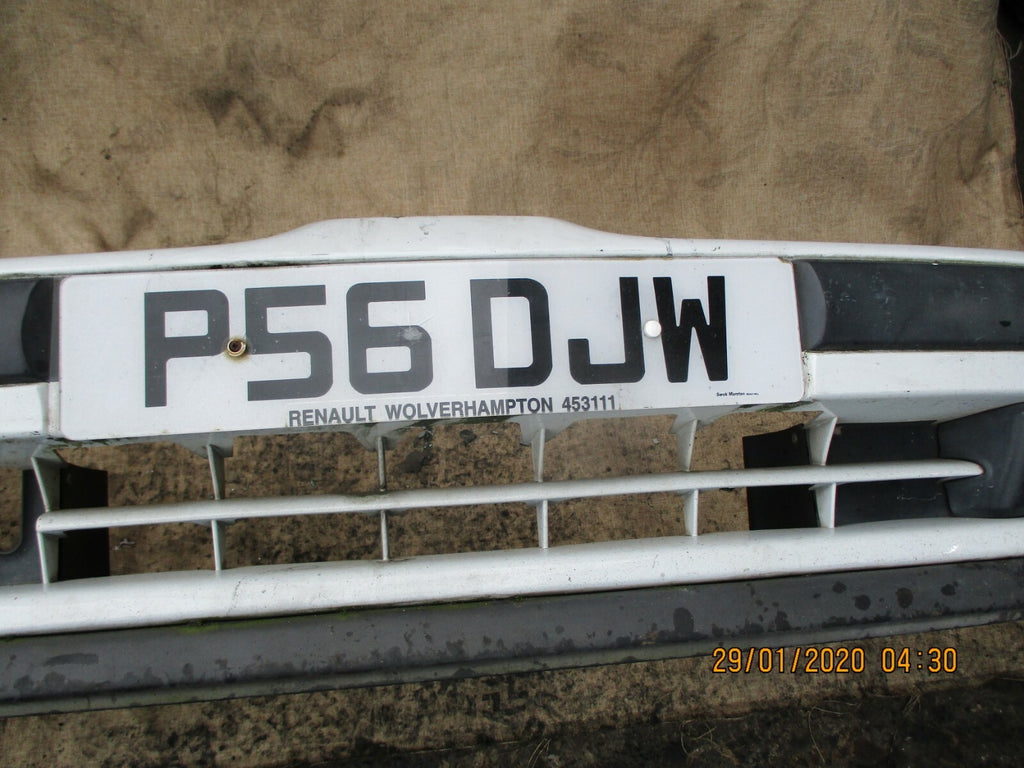 RENAULT MEGANE MK1 HATCHBACK 5 DOOR 1996 FRONT PLASTIC BUMPER IN WHITE