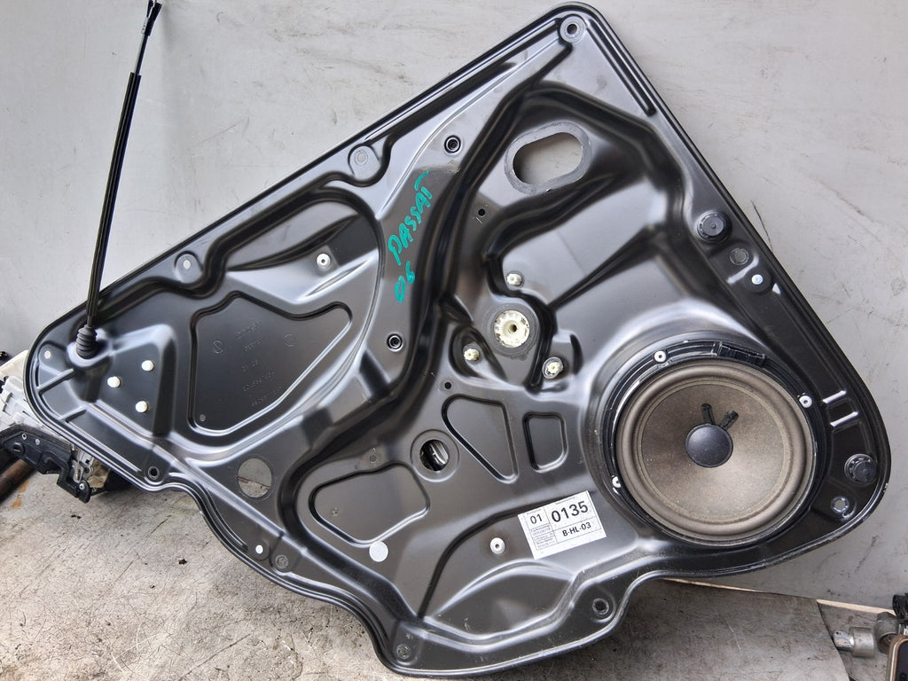 2006 VOLKSWAGEN PASSAT B6 NSR PASSENGER SIDE WINDOW MOTOR REGULATOR 3C4839755H