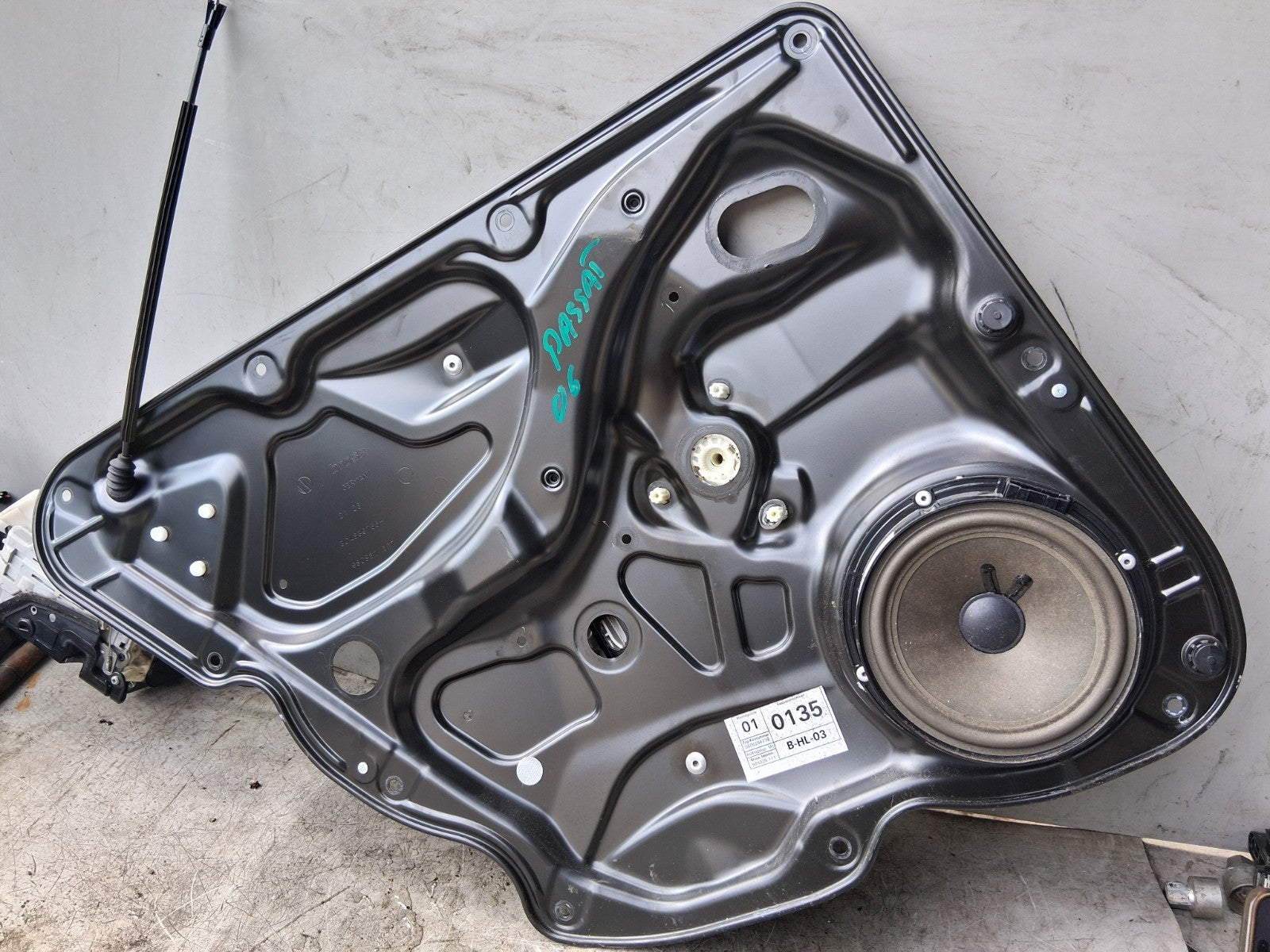 2006 VOLKSWAGEN PASSAT B6 NSR PASSENGER SIDE WINDOW MOTOR REGULATOR 3C4839755H