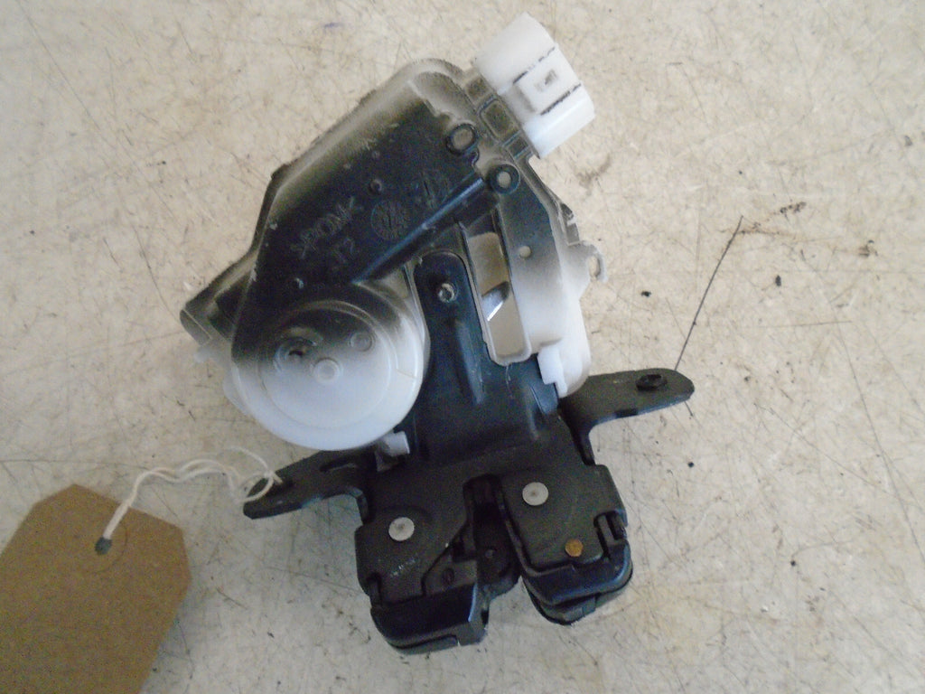 TOYOTA YARIS MK3 2019 REAR BOOTLID TAILGATE BOOT LOCK MECHANISM