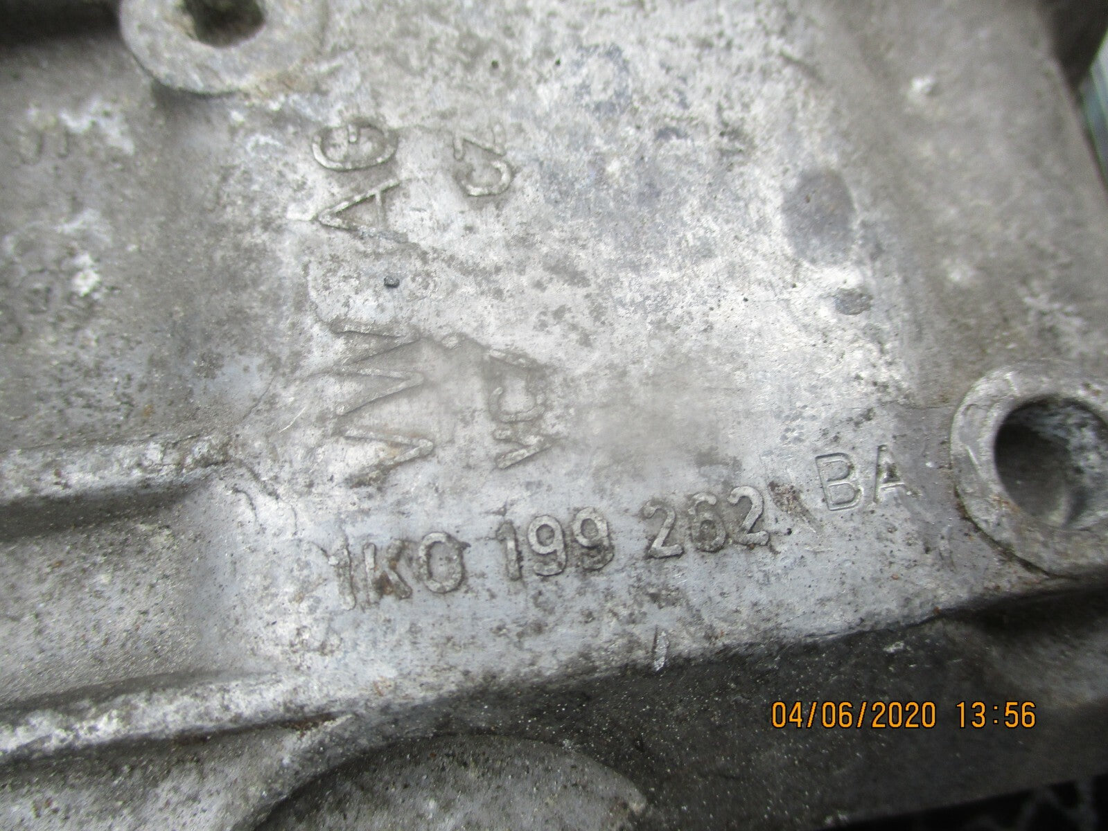 AUDI A3 8P 2.0 TDI OS DRIVER SIDE ENGINE MOUNT 1K0199262BA