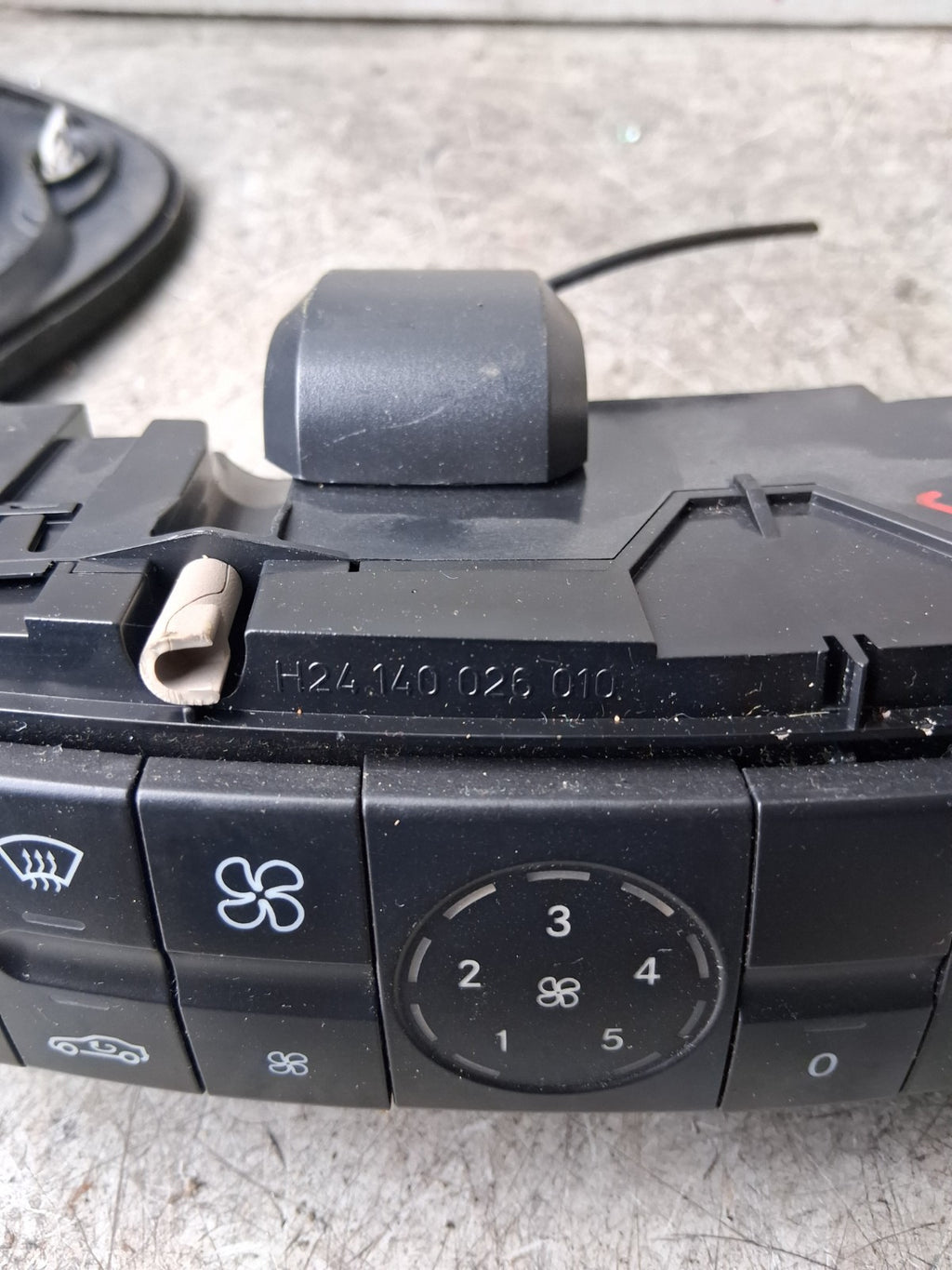 2005 MERCEDES E CLASS HEATER CONTROL PANEL SWITCHES CLIMATE CONTROL 2118300190