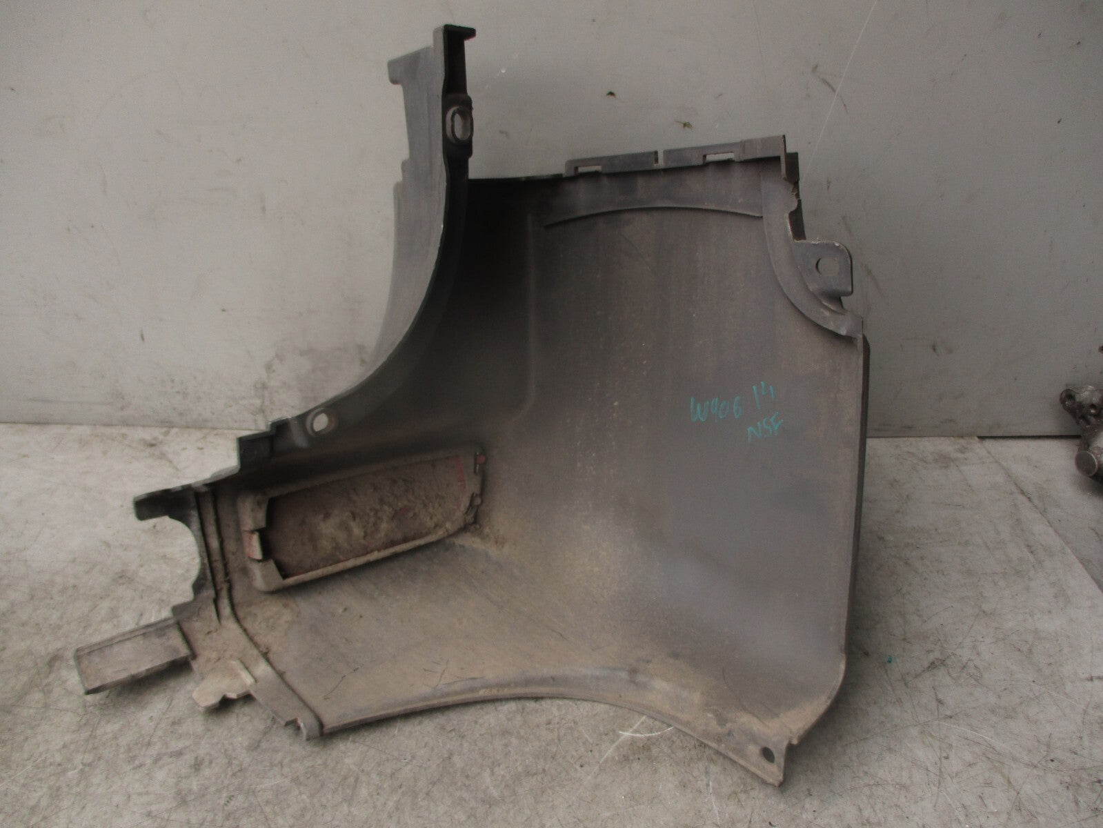 2014 MERCEDES SPRINTER W906 NSR PASSENGER SIDE REAR BUMPER CORNER A9068804571