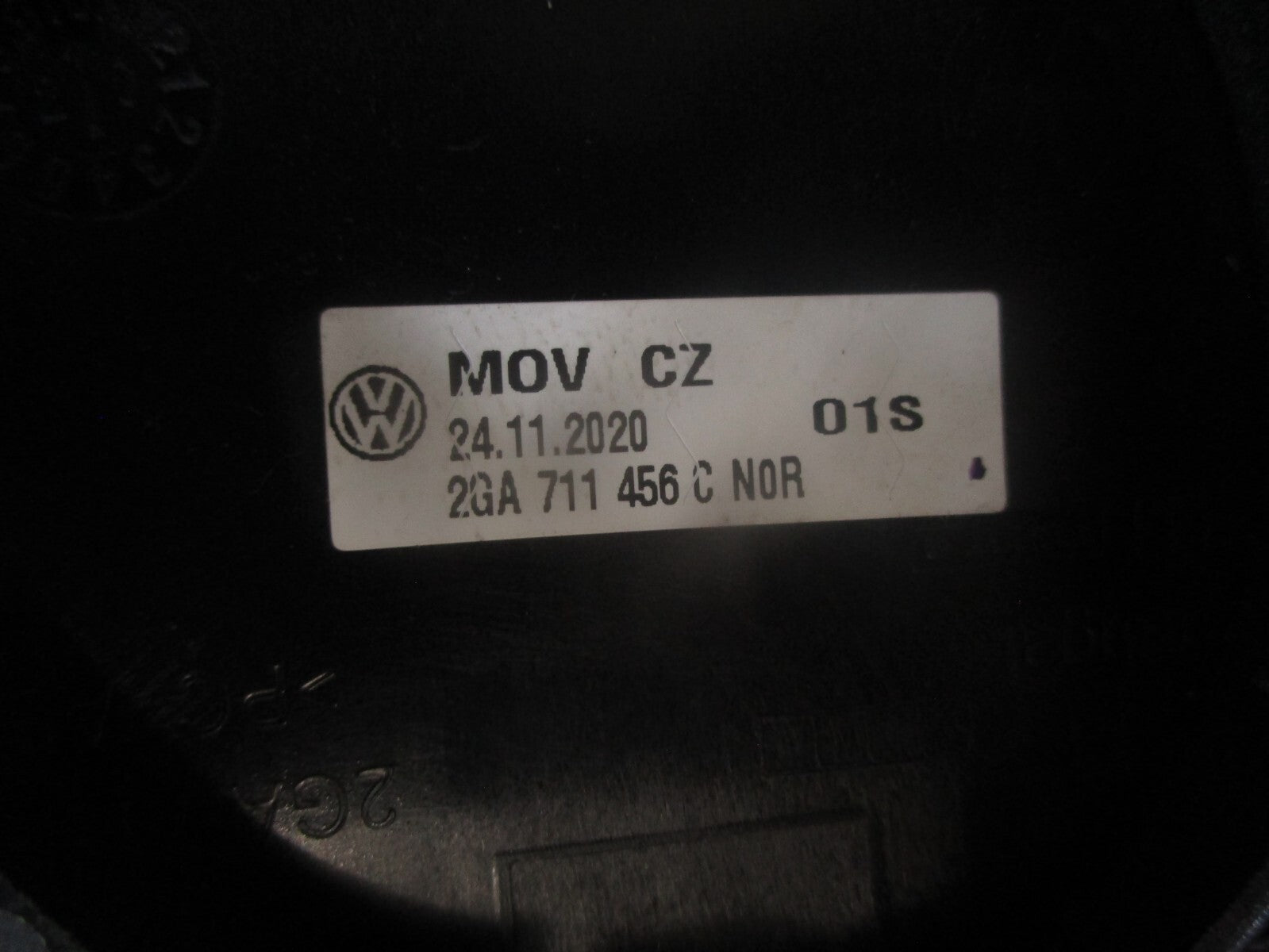 2020 VOLKSWAGEN T ROC AUTOMATIC GEAR SELECTOR SURROUND TRIM 2GA711456C