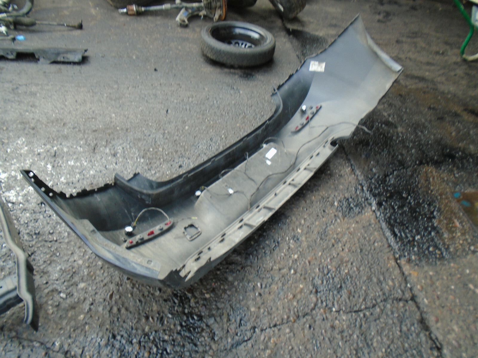 BMW 1 SERES F20 2015 LCI FACELIFT REAR BUMPER BLACK DAMAGED