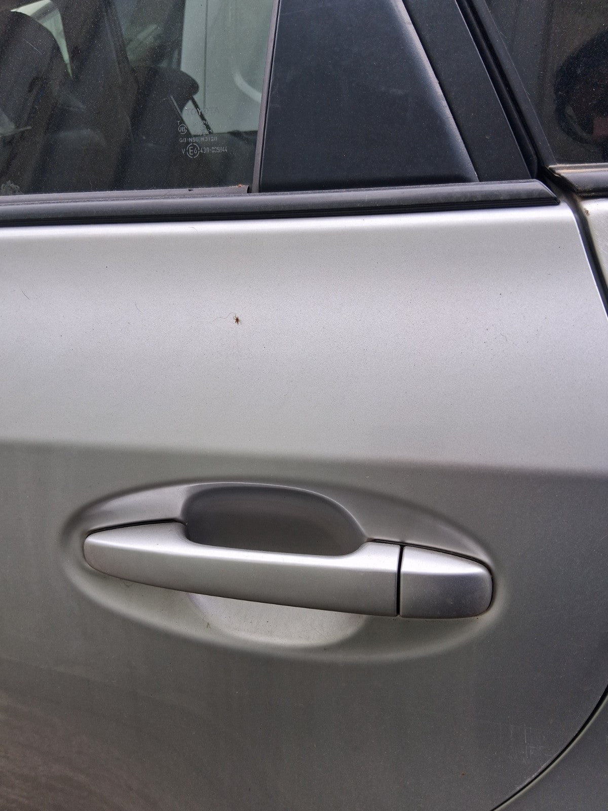 2018 TOYOTA PRIUS V PLUS XW40 NSR PASSENGER SIDE REAR LEFT EXTERIOR DOOR HANDLE