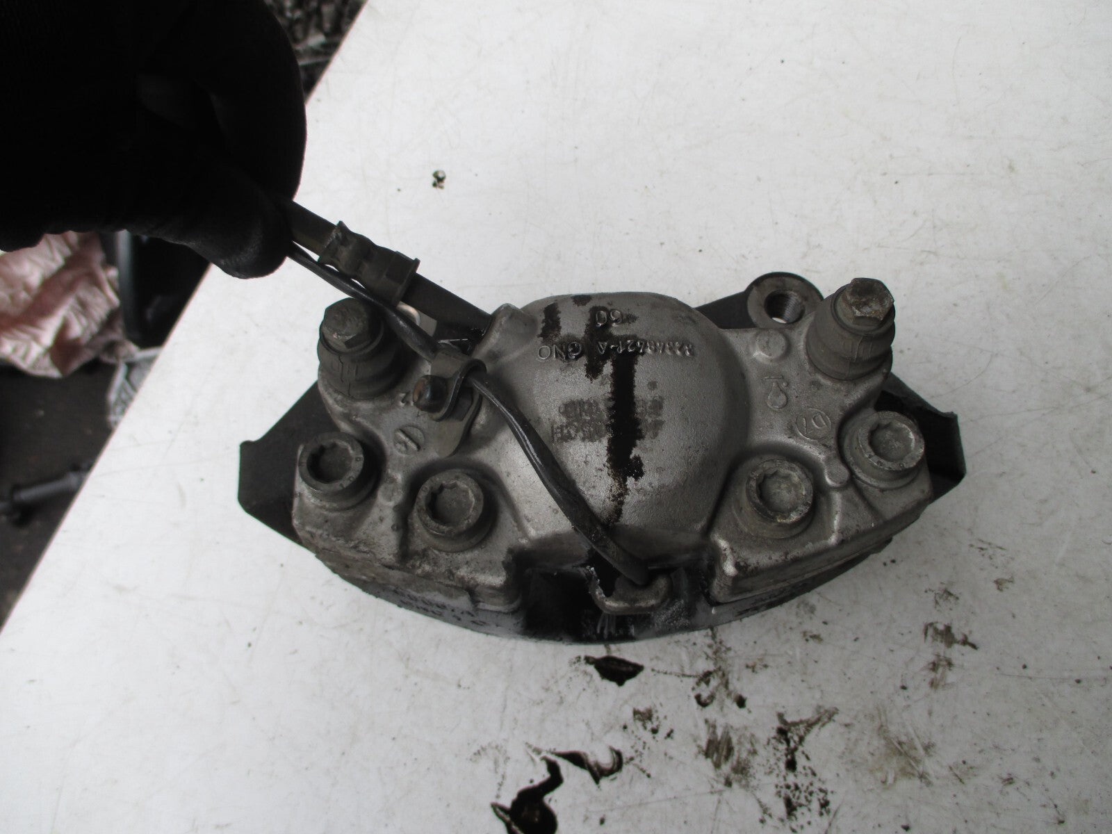 AUDI A6 2.0 TDI 2014 DIESEL NSF PASSENGER SIDE FRONT BRAKE CALIPER 32348421-A