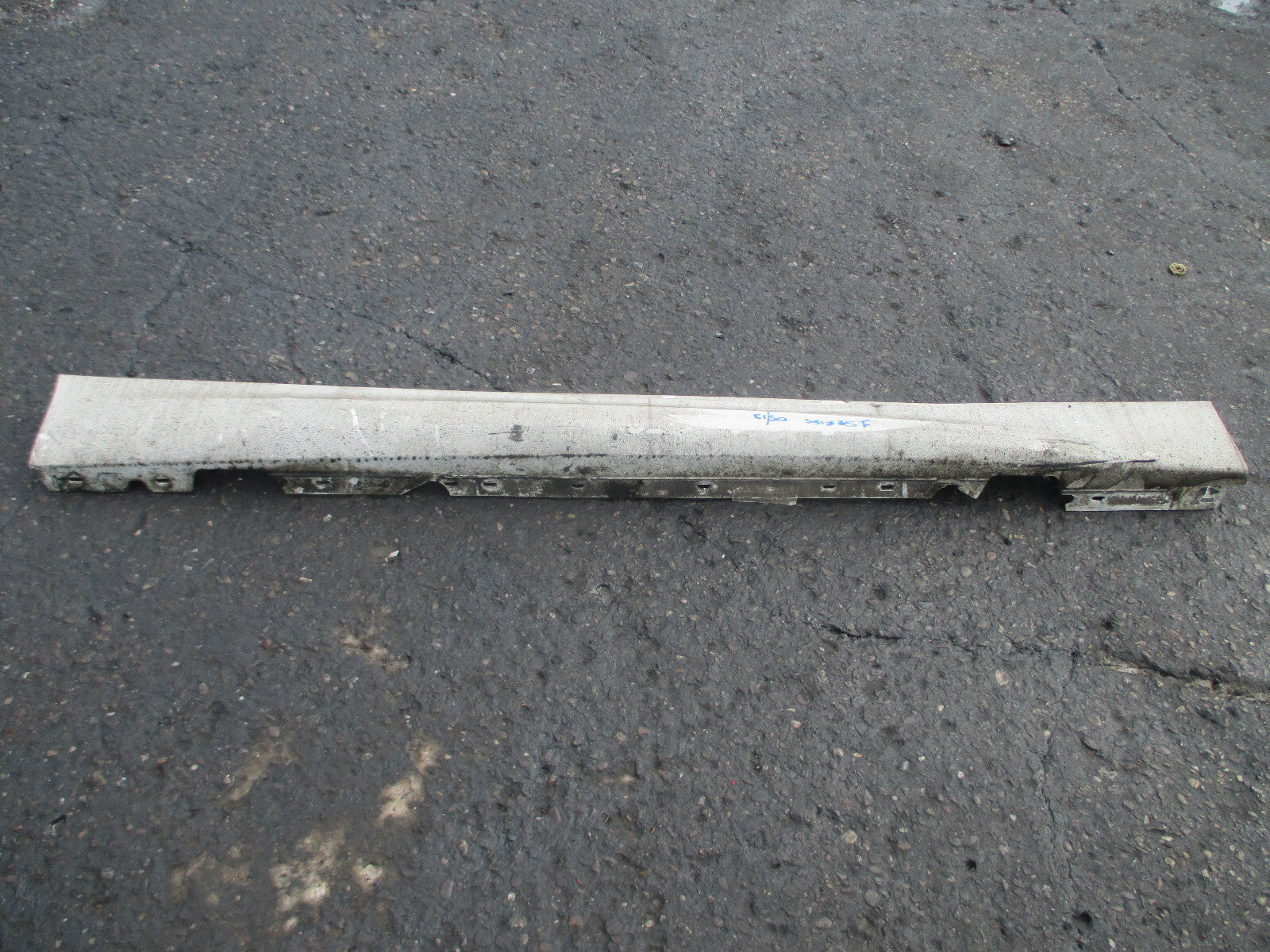BMW 1 SERIES E88 2013 SPORT OS DRIVER SIDE SKIRT ALPINE WHITE 300