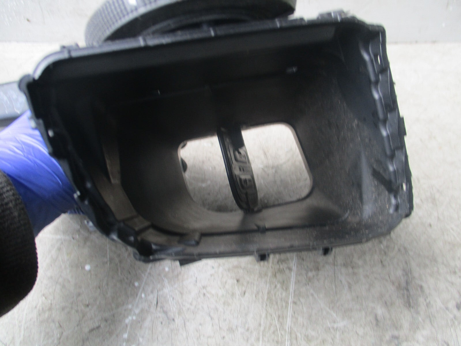 2012 VOLKSWAGEN GOLF REAR AIR VENT GRILL 5G2.819.704
