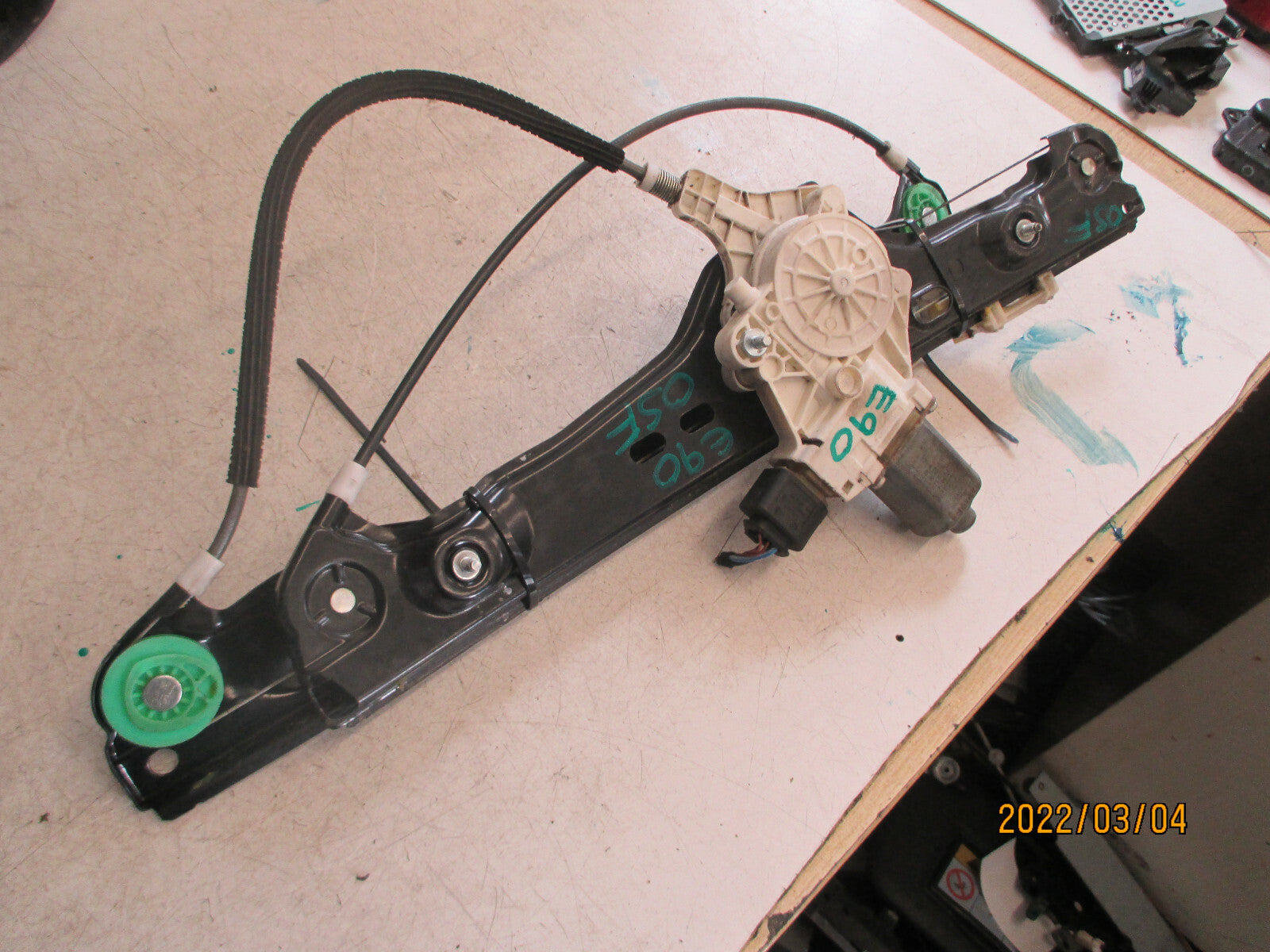 BMW 3 SERIES E90 2008 OSF DRIVER SIDE FRONT WINDOW MOTOR REGULATOR 6927028
