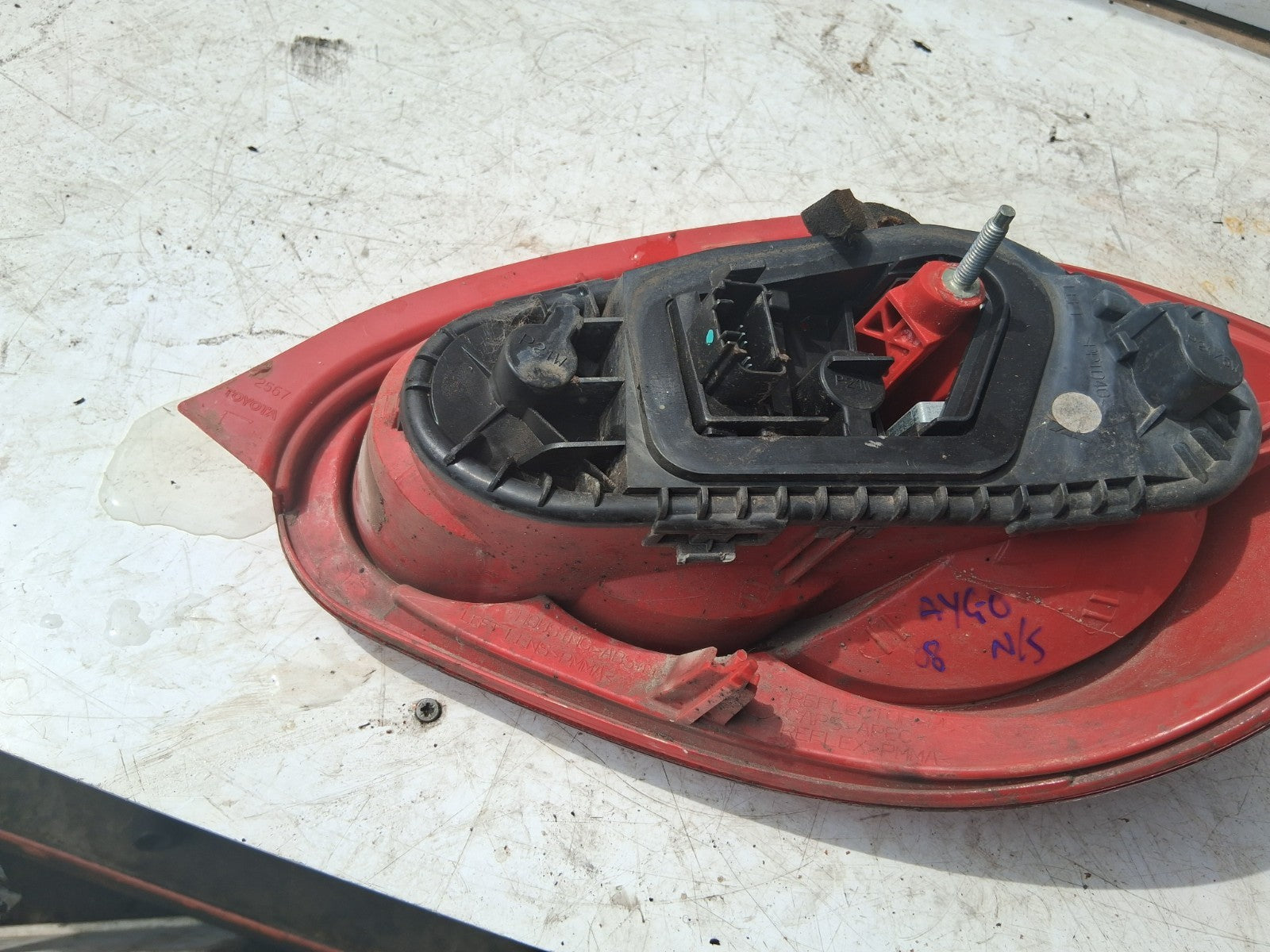 2008 TOYOTA AYGO MK1  NSR PASSENGER SIDE REAR TAIL LIGHT LAMP