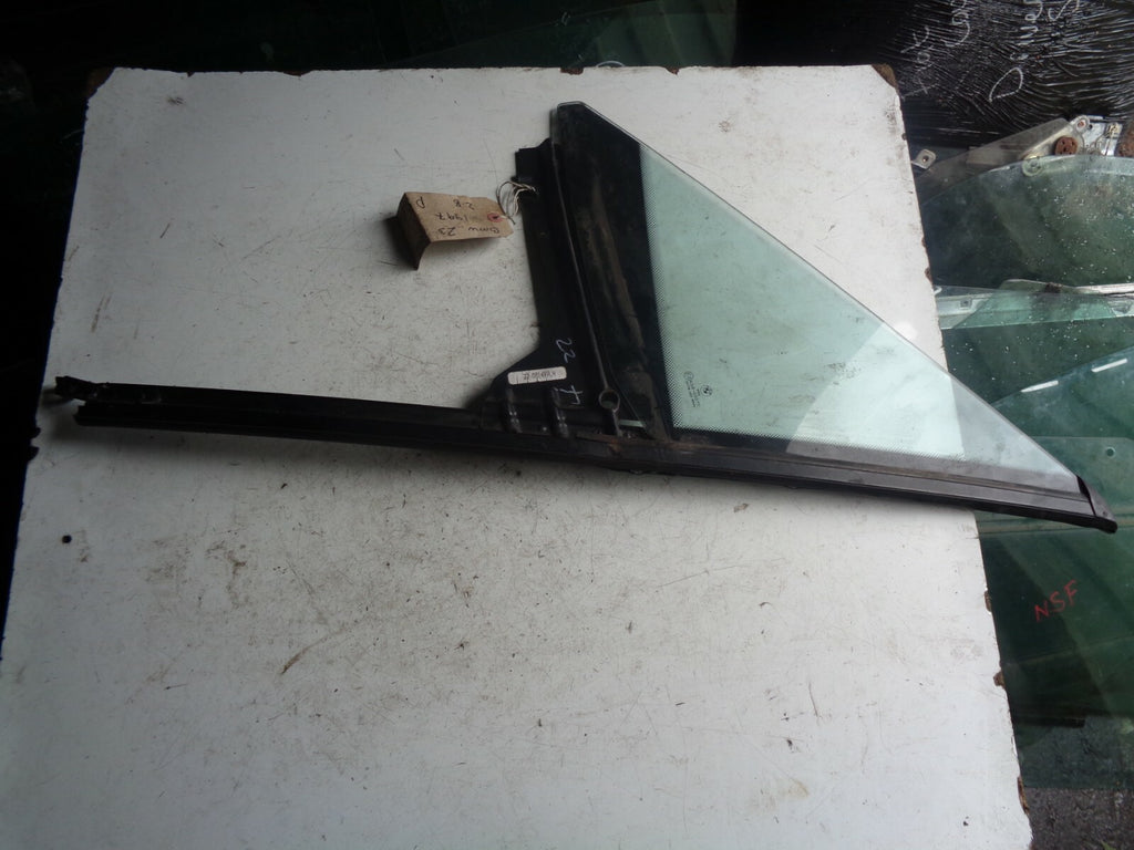 BMW Z3 1997 E36 NSF PASSENGER SIDE FRONT QUARTER GLASS
