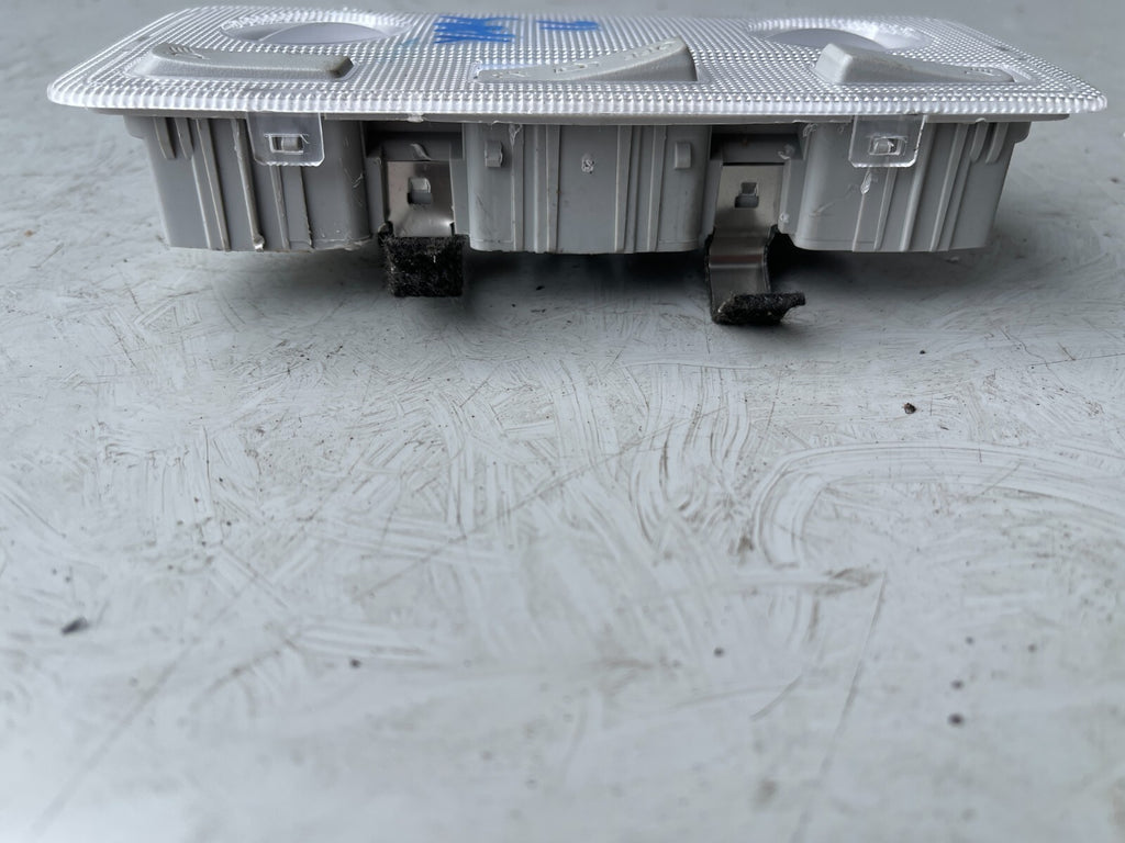 2016 TOYOTA YARIS FRONT INTERIOR ROOF LIGHT CONSOLE P/N81260