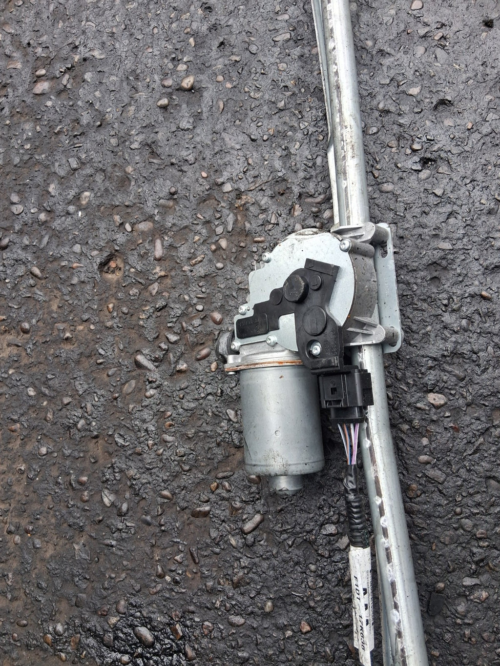 2017 FORD GRAND C MAX FRONT WINDSCREEN WINDOW WIPER MOTOR & LINKAGE F1DT17K636