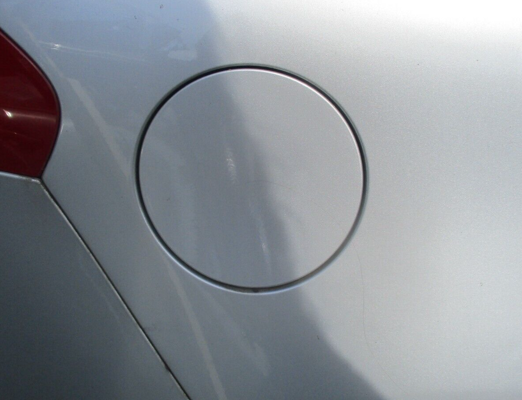 2016 VOLVO V40 R DESIGN FUEL FILLER CAP FLAP COVER LID SILVER