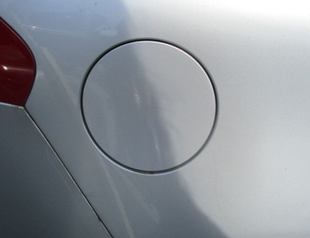2016 VOLVO V40 R DESIGN FUEL FILLER CAP FLAP COVER LID SILVER