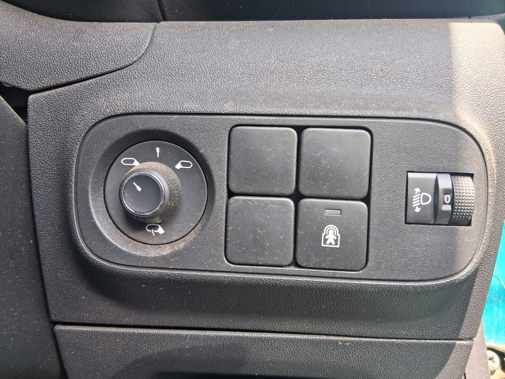 2023 CITREOEN C3 MK3 POWERFOLD WING MIRROR CONTROL SWITCH