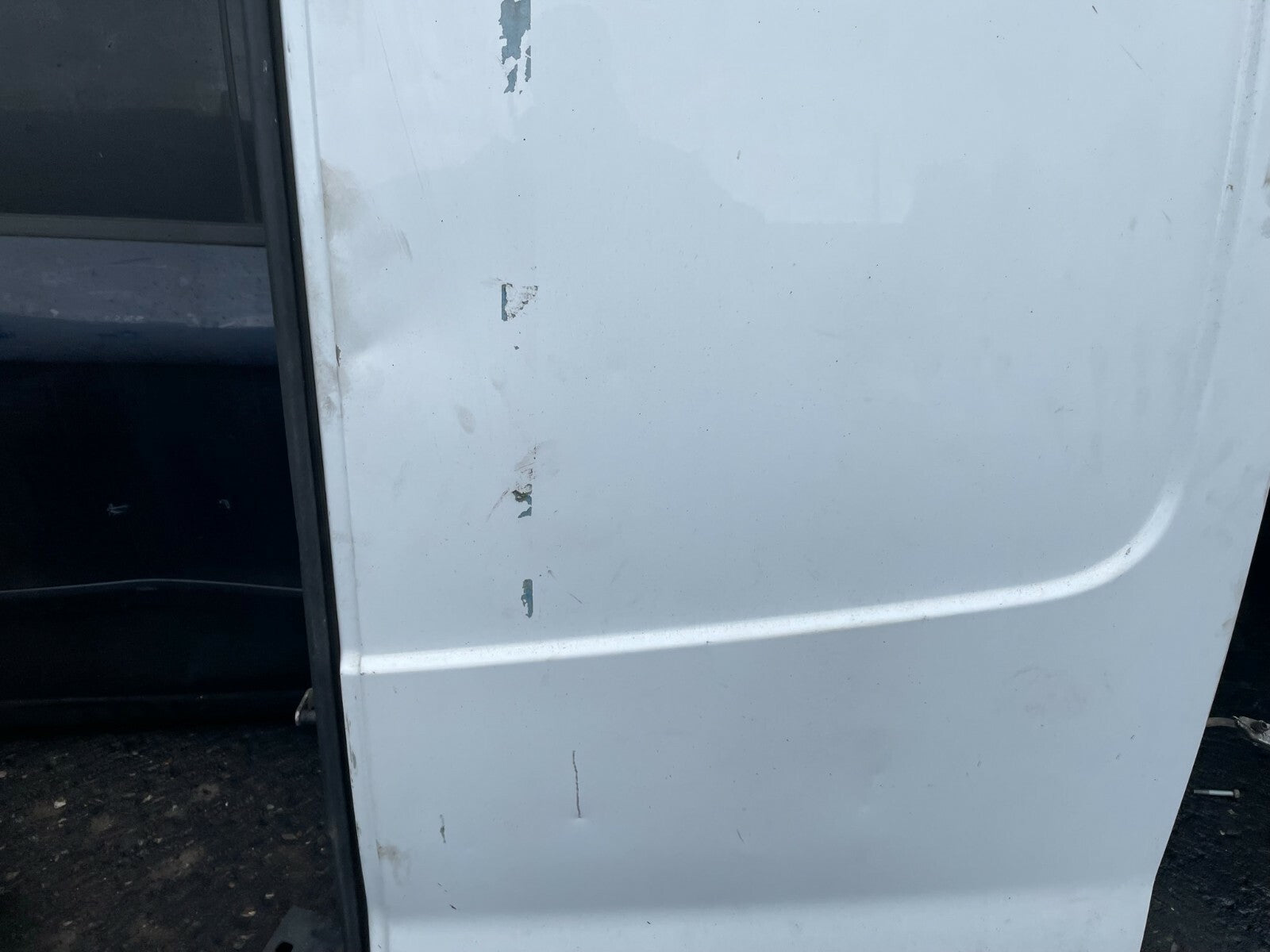 VAUXHALL VIVARO MK1 2007 OSR DRIVER SIDE REAR DOOR WHITE