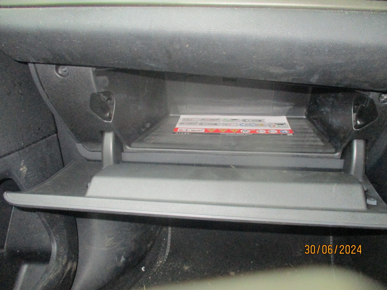 BMW MINI COUNTRYMAN F60 2021 NS PASSENGER SIDE STORAGE COMPARTMENT GLOVEBOX