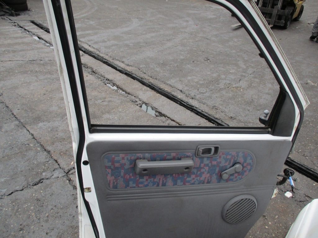 NISSAN VANETTE LDV CUB 1994-2002 NSF PASSENGER SIDE FRONT DOOR COMPLETE WHITE