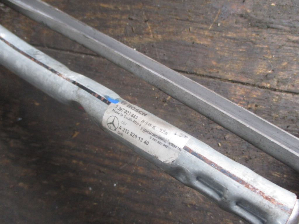 MERCEDES BENZ E CLASS W212 2012 FRONT WINDSCREEN WIPER MOTOR LINKAGE A2128201340